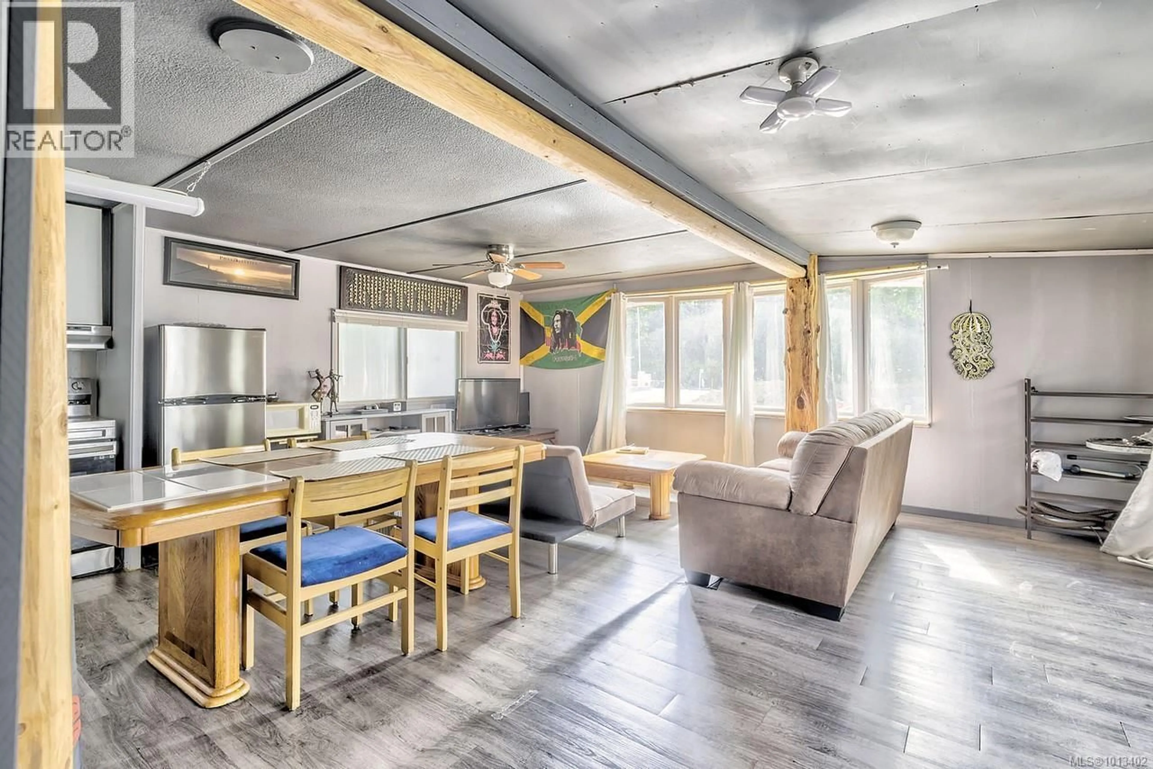 Open concept kitchen, unknown for 204 - 380 MARTINDALE ROAD, Parksville British Columbia V9P1R7