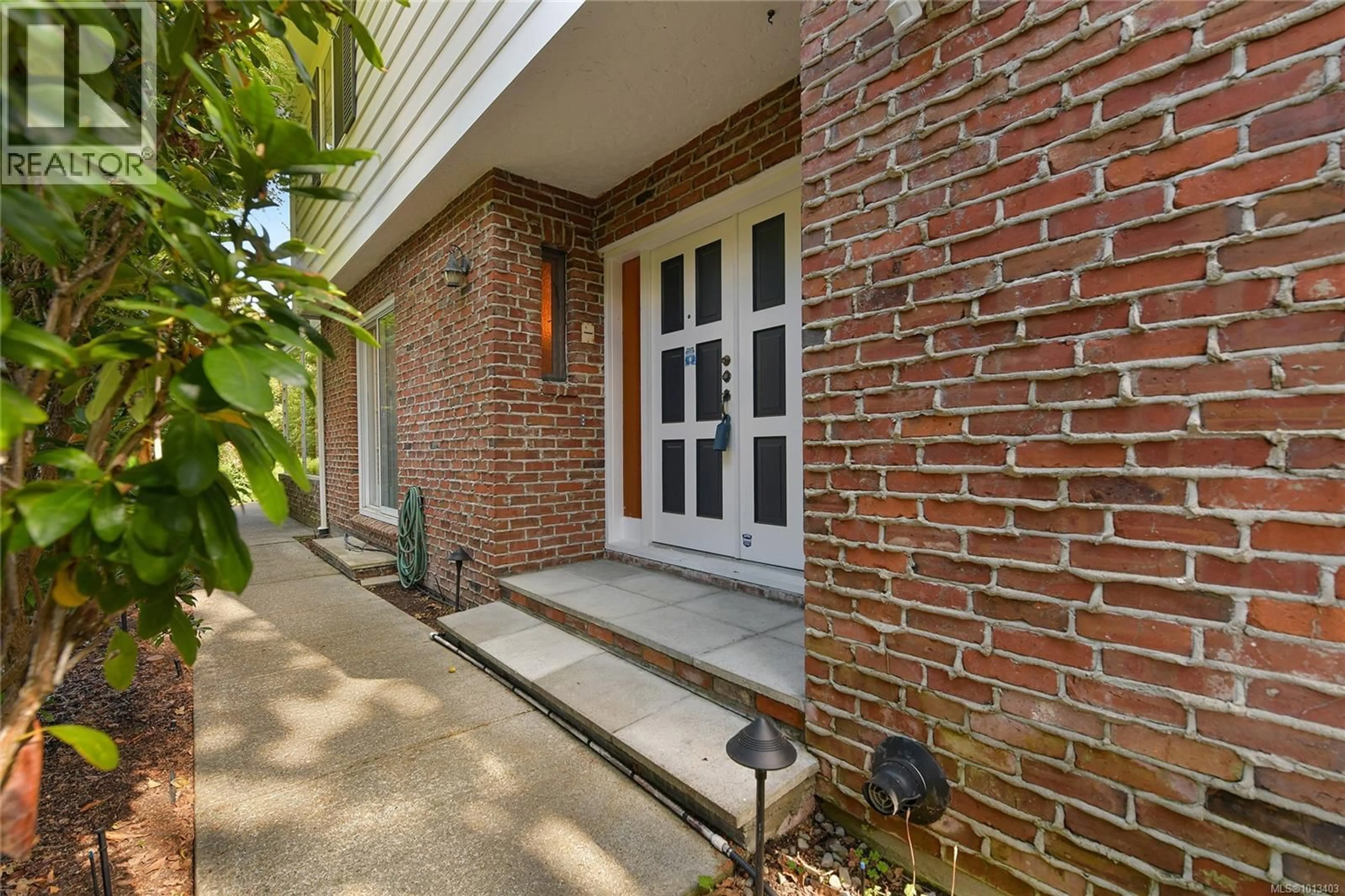 Home with brick exterior material, street for 1120 ST. LOUIS STREET, Oak Bay British Columbia V8S5B6