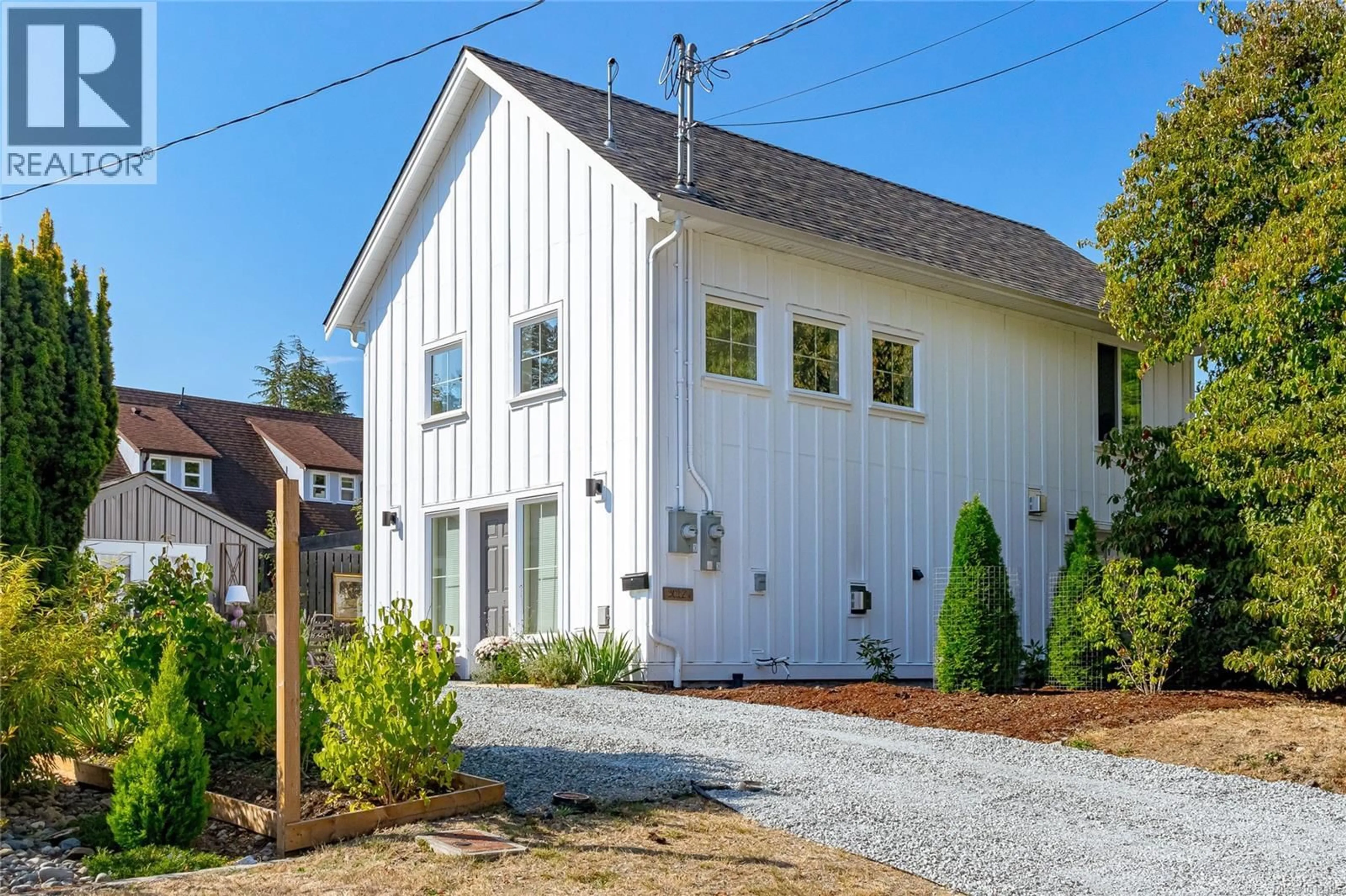 Home with vinyl exterior material, street for 3012 GEORGE STREET, Duncan British Columbia V9L2A9
