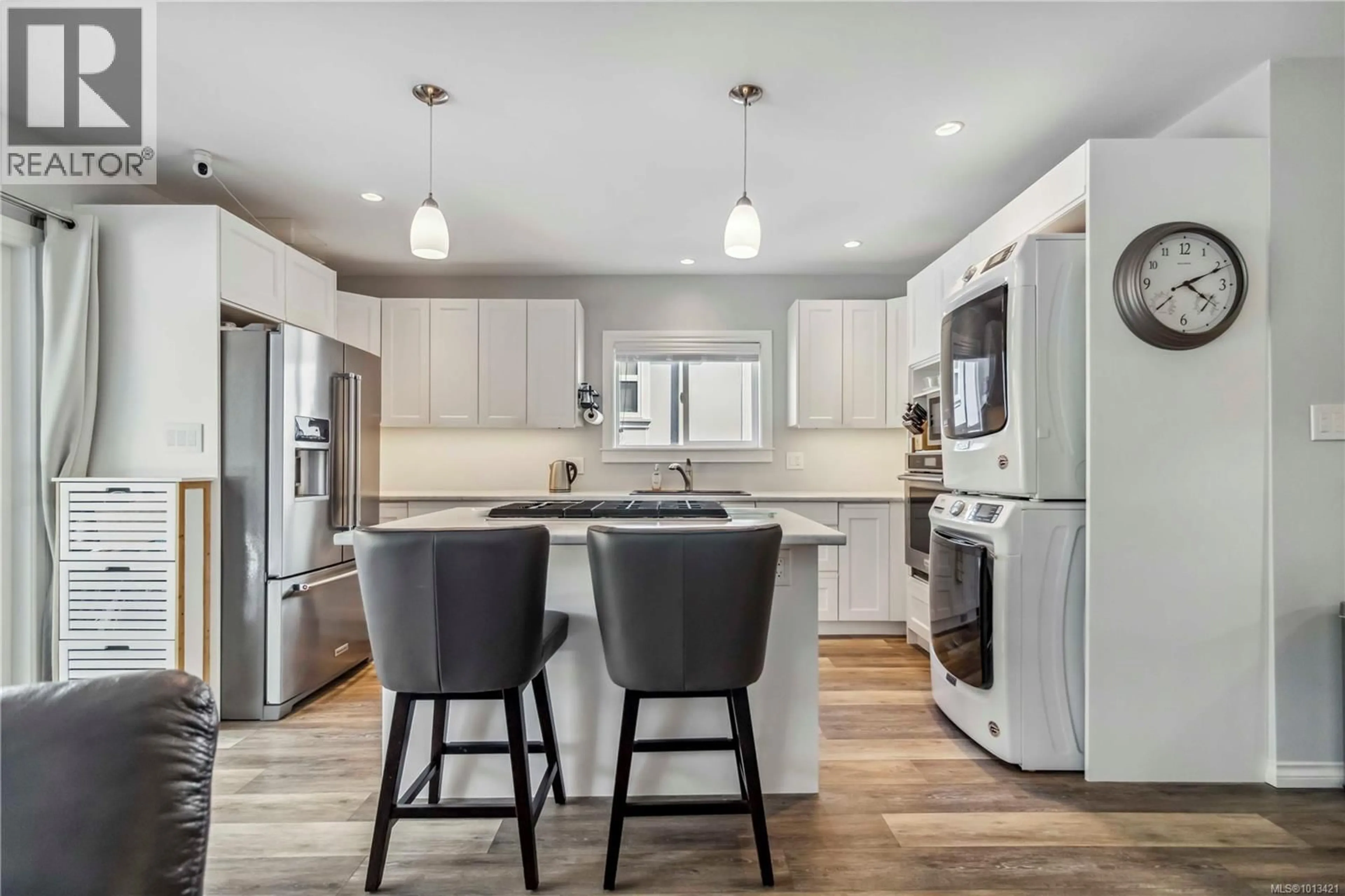 Open concept kitchen, unknown for 1112 CRAIGFLOWER ROAD, Esquimalt British Columbia V9A2Y1
