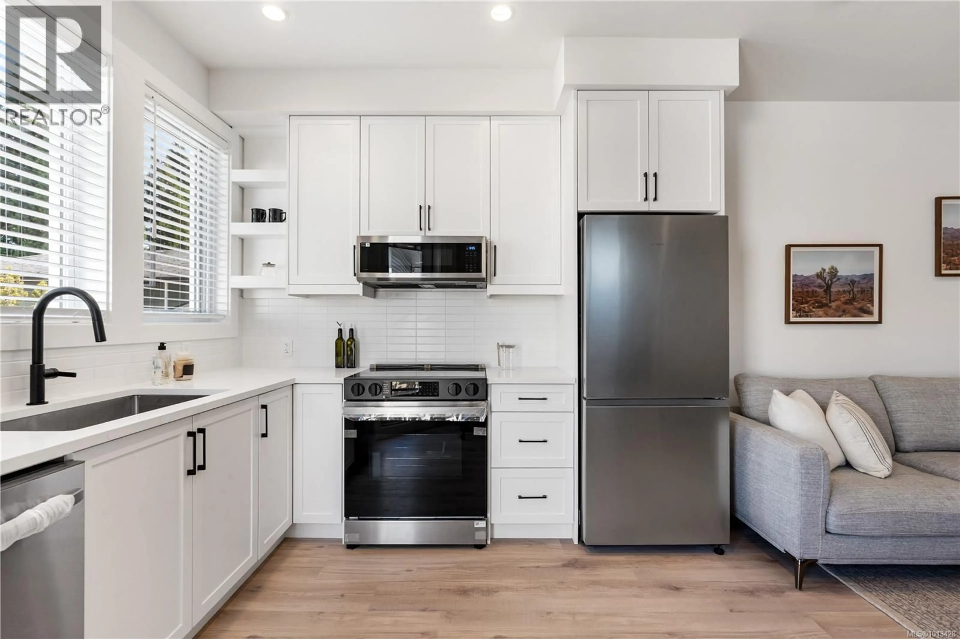 Open concept kitchen, unknown for 1 - 910 OLD ESQUIMALT ROAD, Esquimalt British Columbia V9A4X3