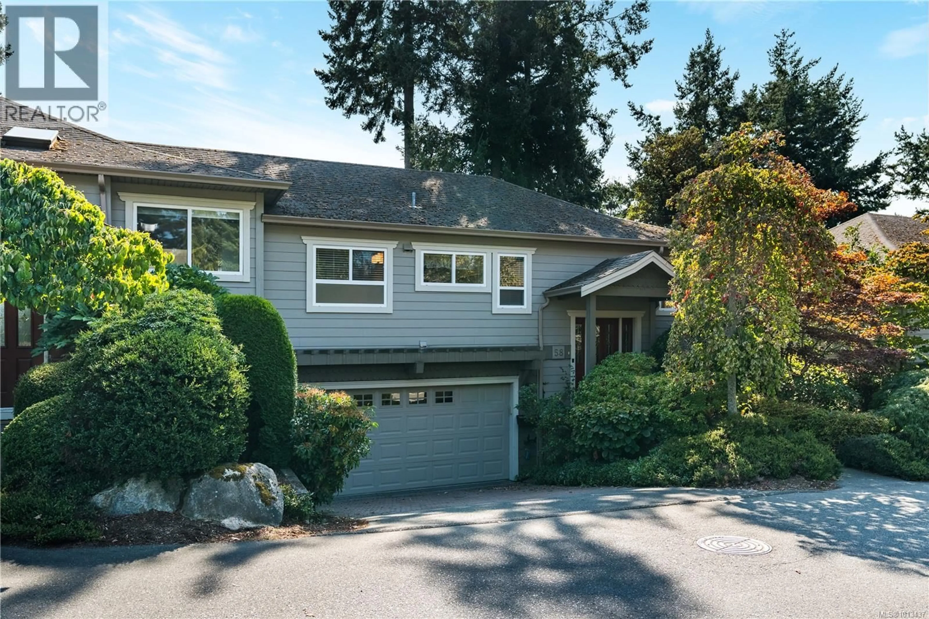 Home with vinyl exterior material, street for 58 - 118 ALDERSMITH PLACE, View Royal British Columbia V9A7M9