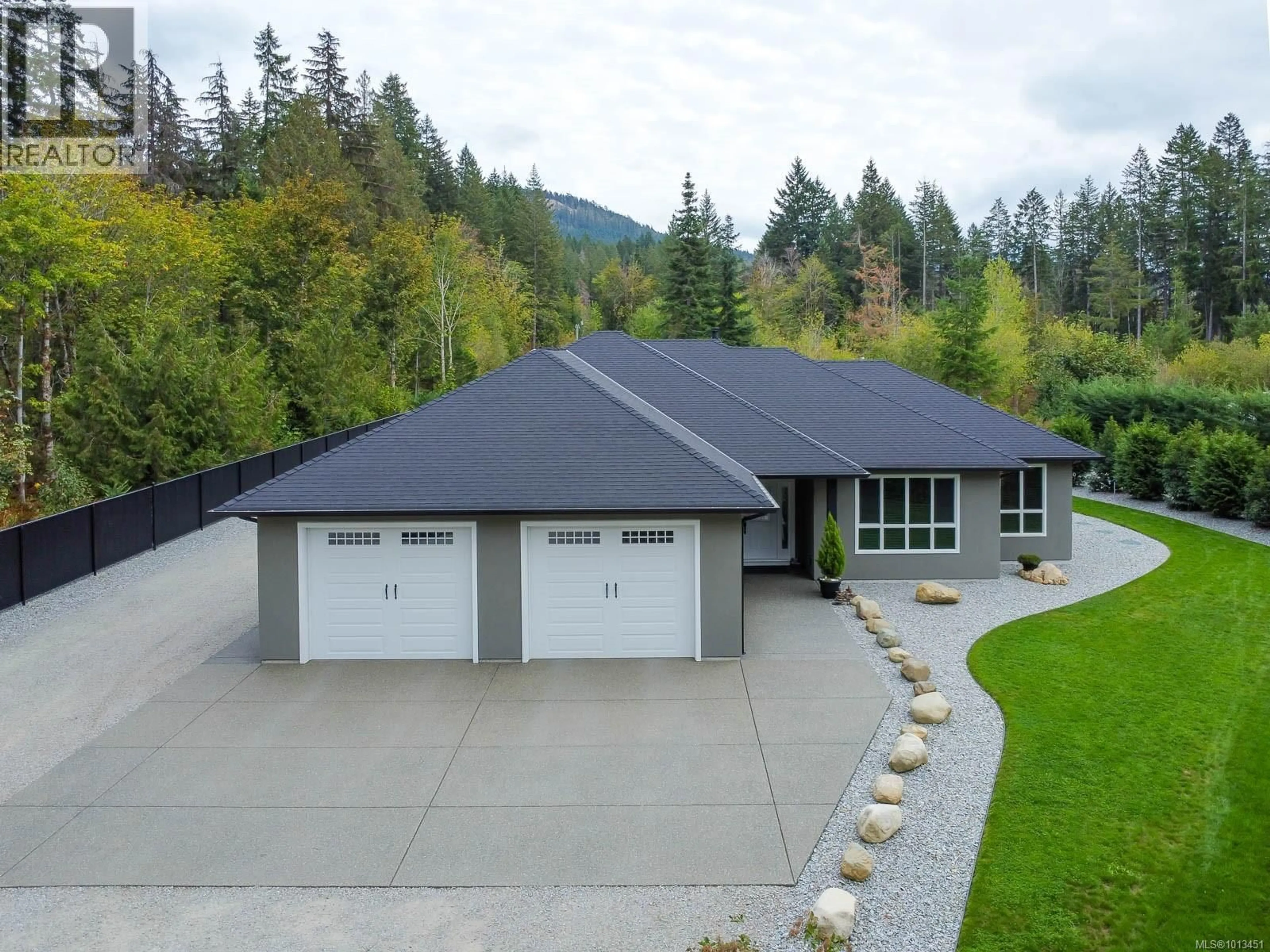 Home with vinyl exterior material, unknown for 5595 MAEBELLE ROAD, Port Alberni British Columbia V9Y8R2
