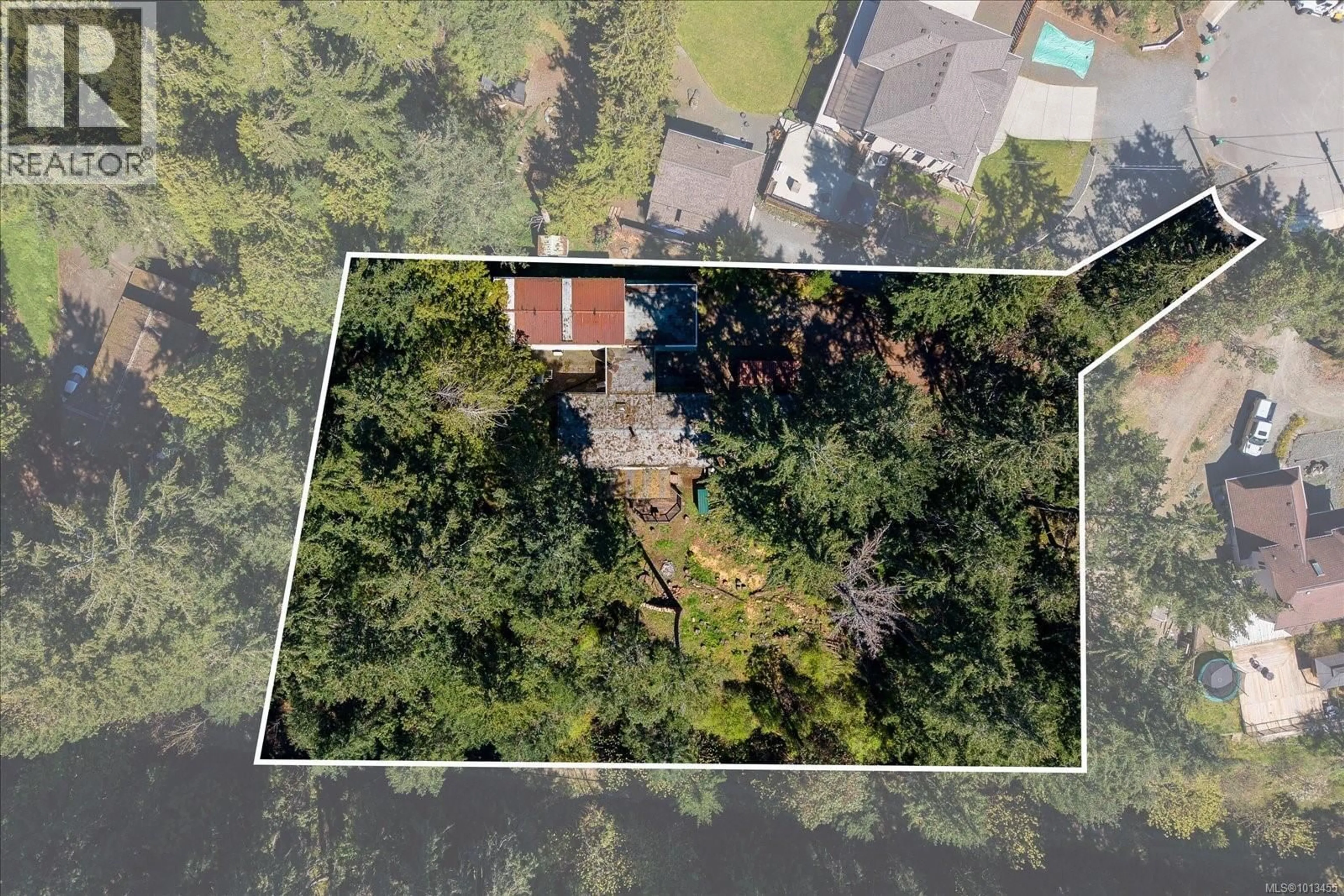 A pic from outside/outdoor area/front of a property/back of a property/a pic from drone, water/lake/river/ocean view for 69 LAKE PLACE, Nanaimo British Columbia V9T5S1