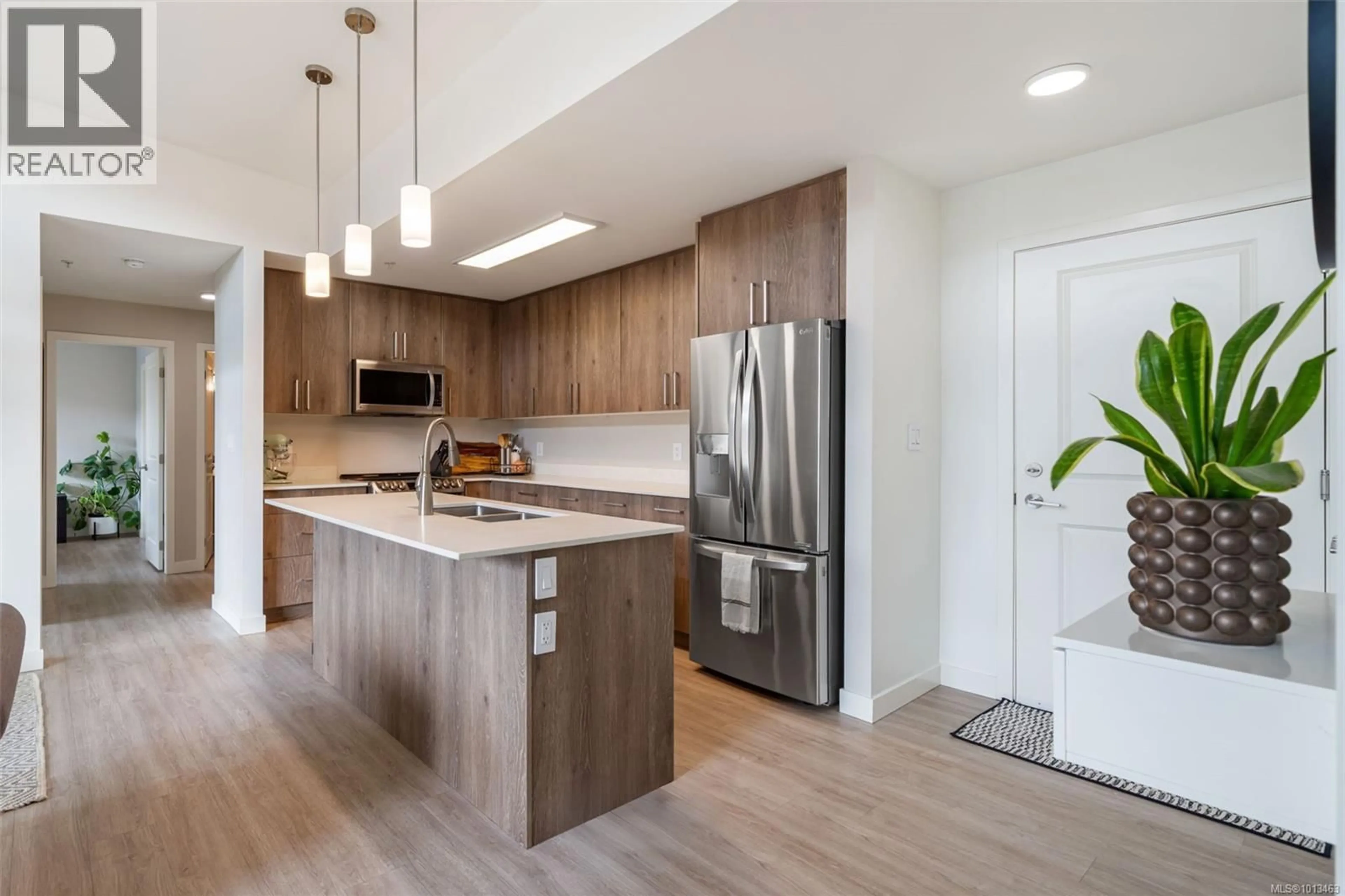 Contemporary kitchen, unknown for 410 - 110 PRESLEY PLACE, View Royal British Columbia V9B0H5