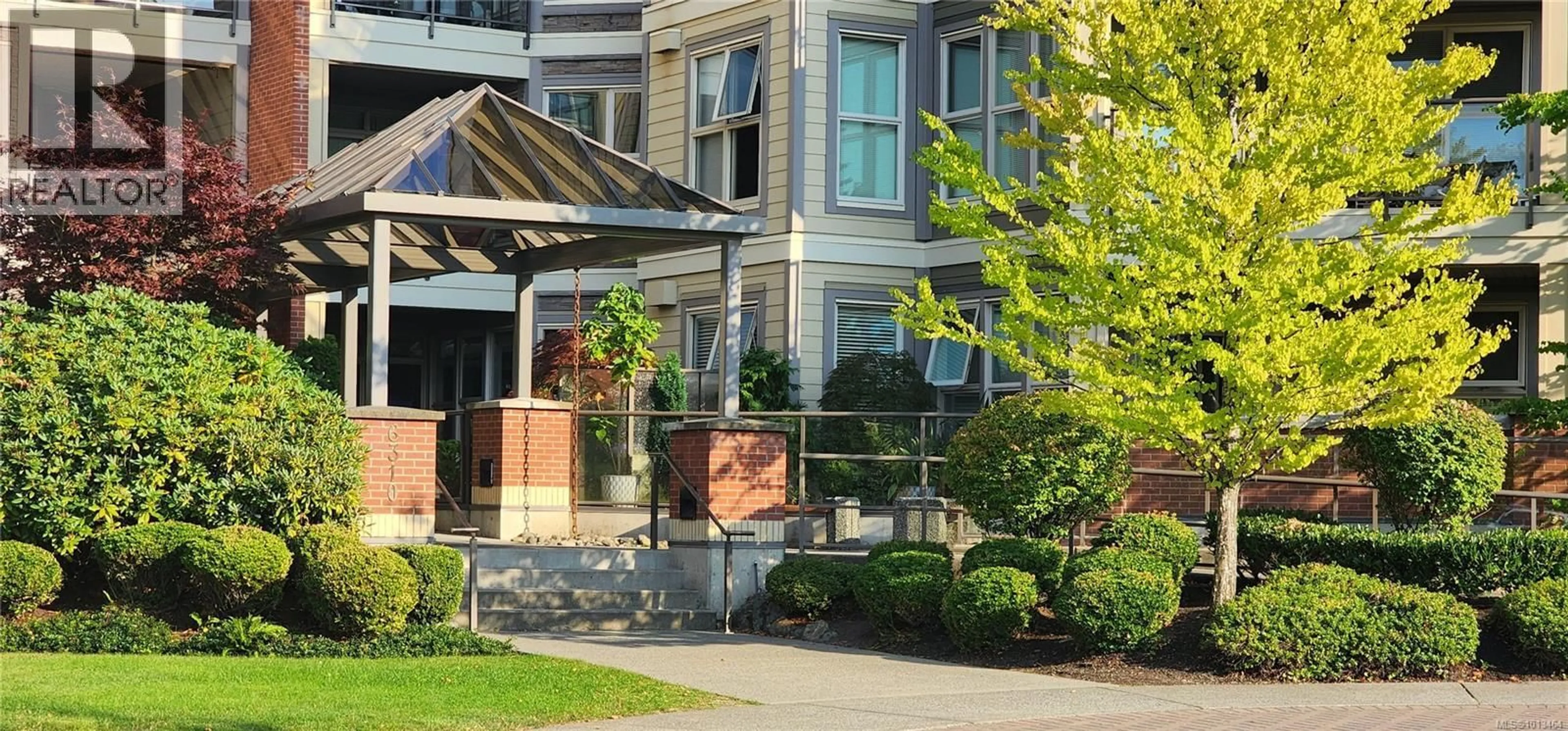 Indoor foyer for 321 - 6310 MCROBB AVENUE, Nanaimo British Columbia V9V1W8