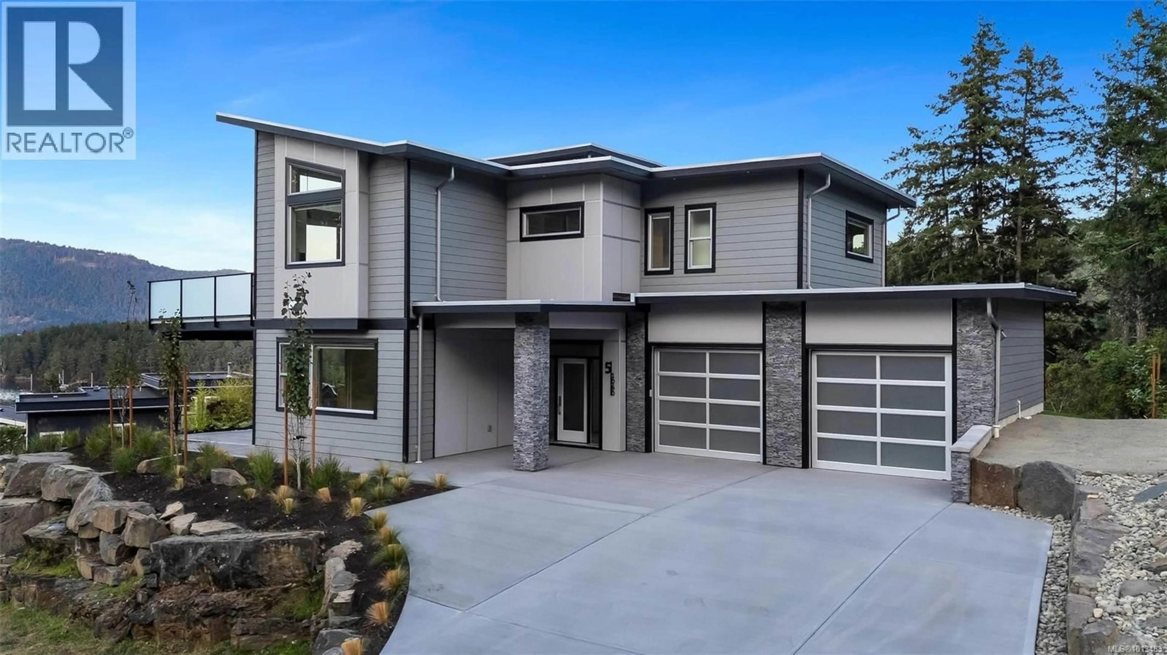 Home with vinyl exterior material, street for 5 - 1060 SHORE PINE CLOSE, Duncan British Columbia V9L0C4