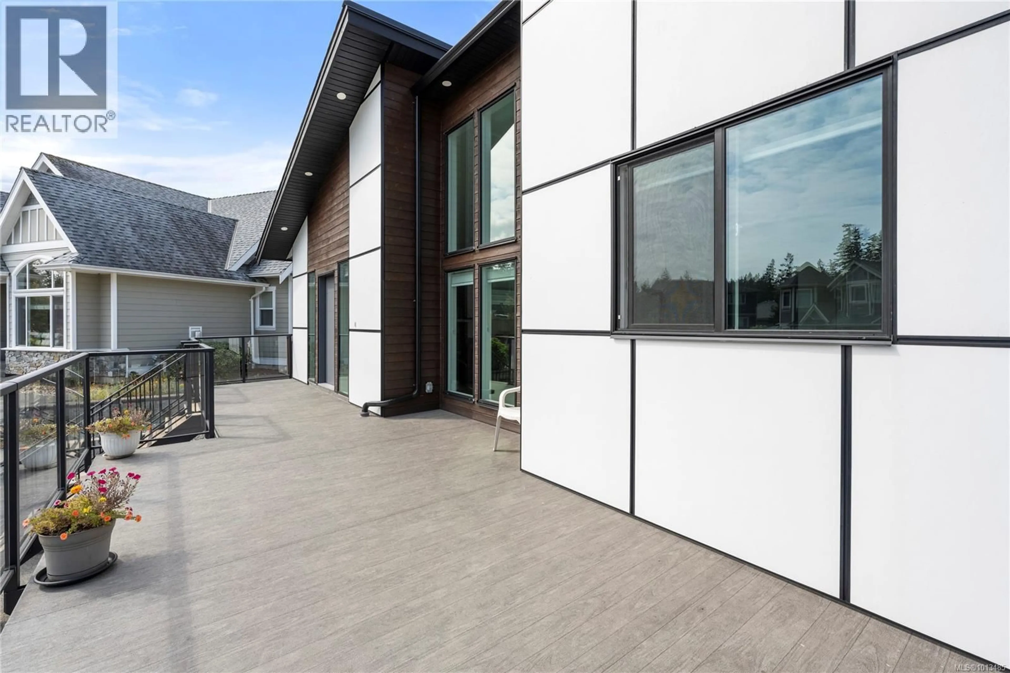 Patio, building for 2270 LEIGHTON ROAD, Nanaimo British Columbia V9R7C1