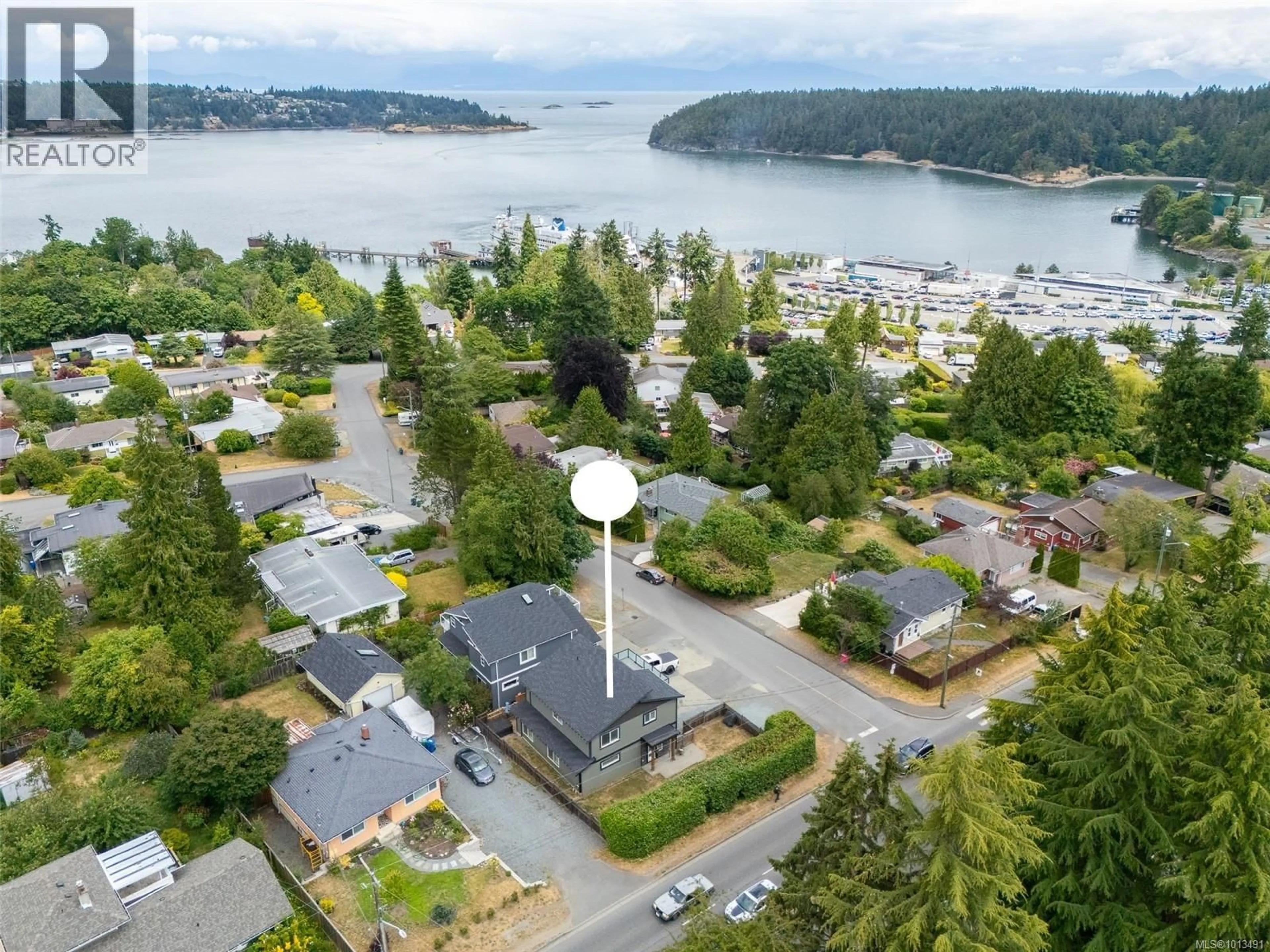 A pic from outside/outdoor area/front of a property/back of a property/a pic from drone, water/lake/river/ocean view for 820 BRECHIN ROAD, Nanaimo British Columbia V9S2X4