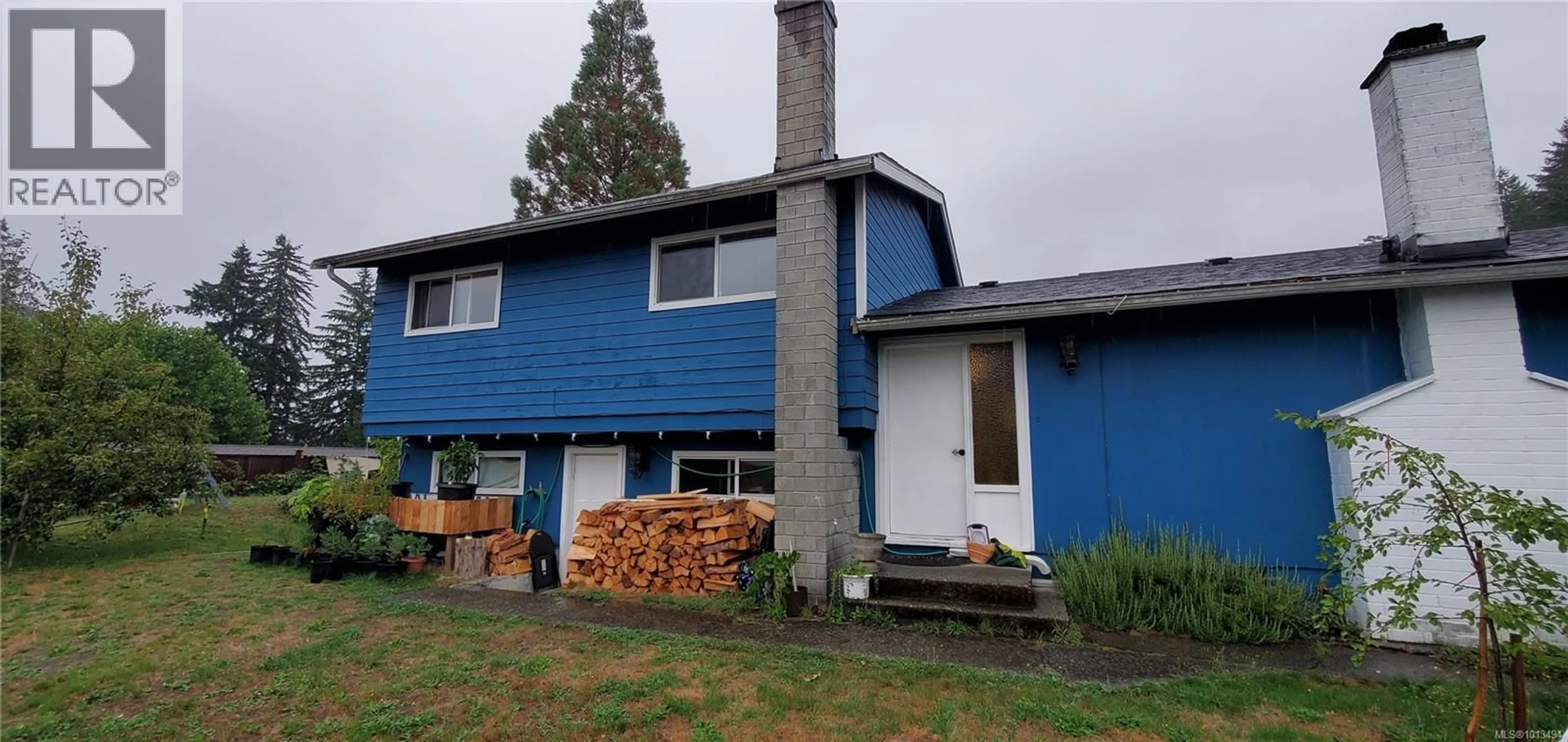 Home with vinyl exterior material, unknown for 643 DOGWOOD DRIVE, Gold River British Columbia V0P1G0