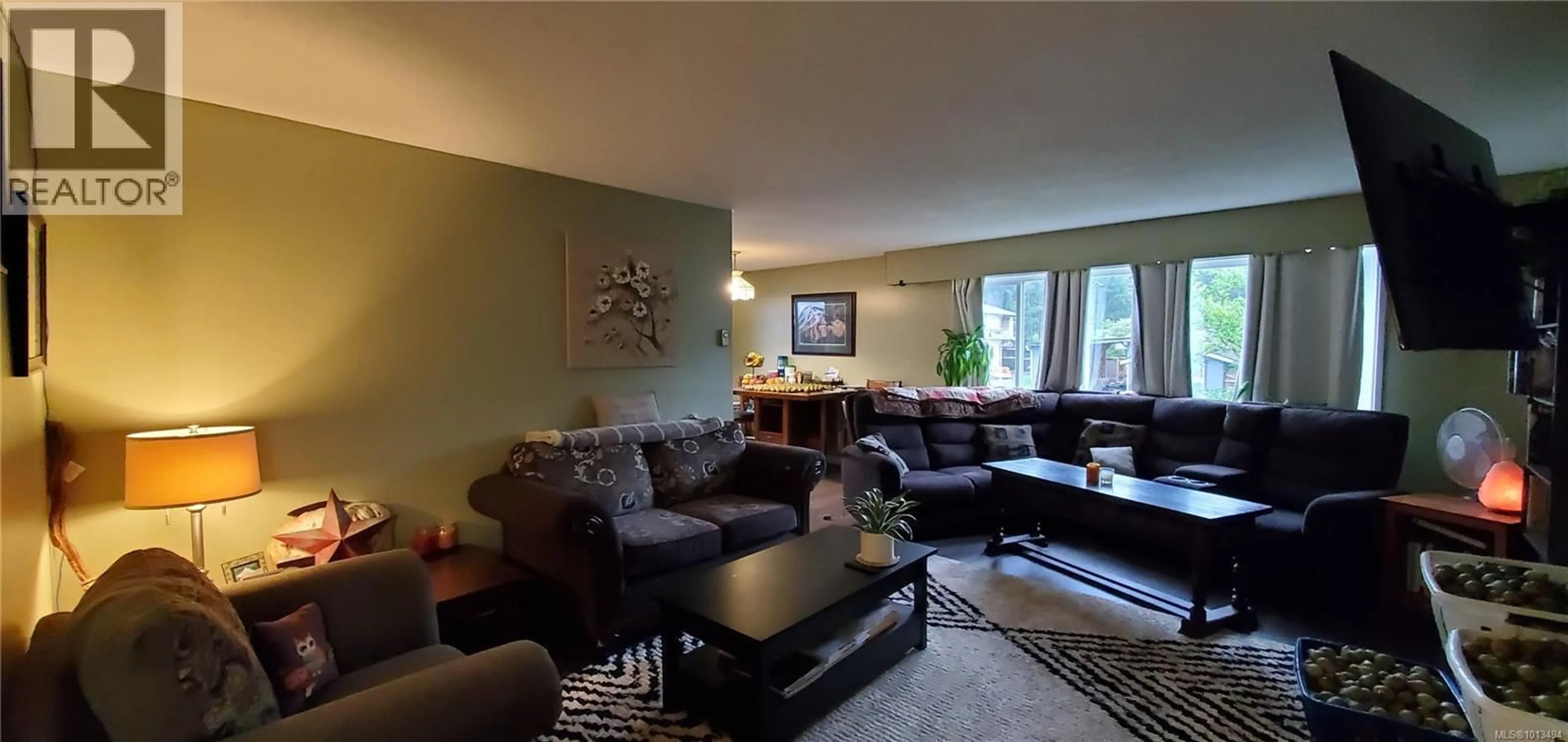 Living room with furniture, unknown for 643 DOGWOOD DRIVE, Gold River British Columbia V0P1G0