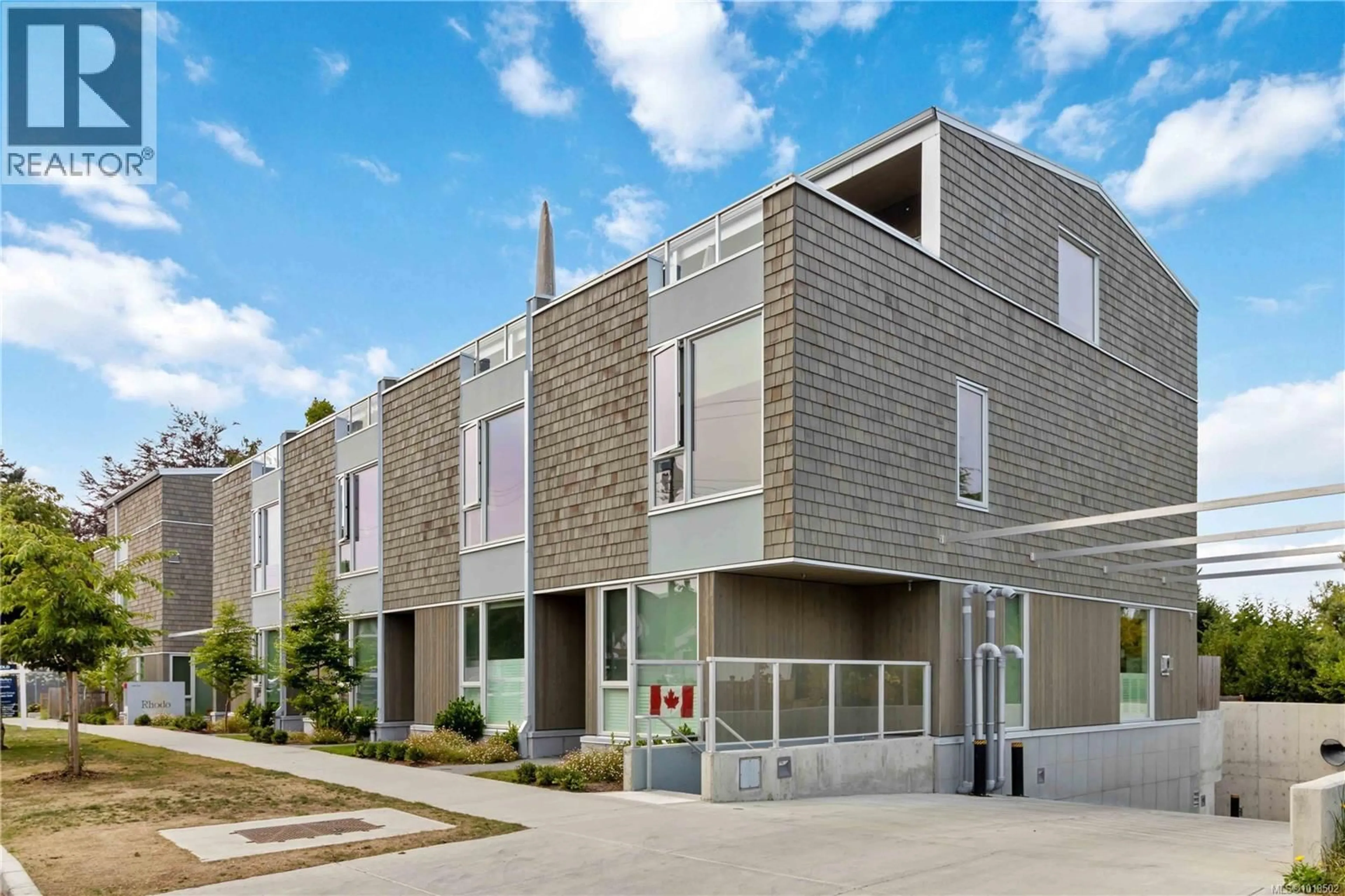 Home with brick exterior material, building for 121 - 1720 FAIRFIELD ROAD, Victoria British Columbia V8S1G3