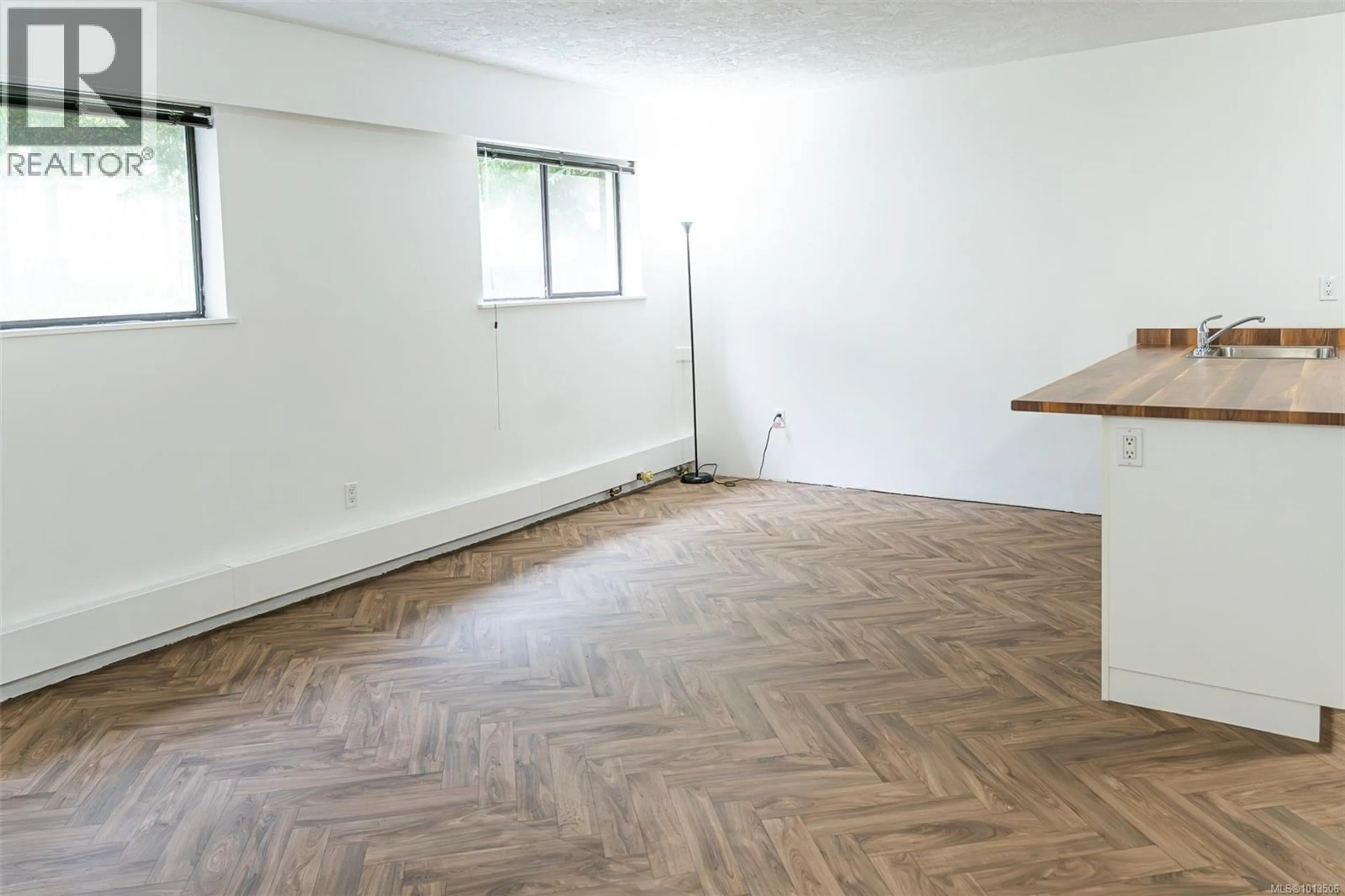 A pic of a room for 112 - 1975 LEE AVENUE, Victoria British Columbia V8R4W9
