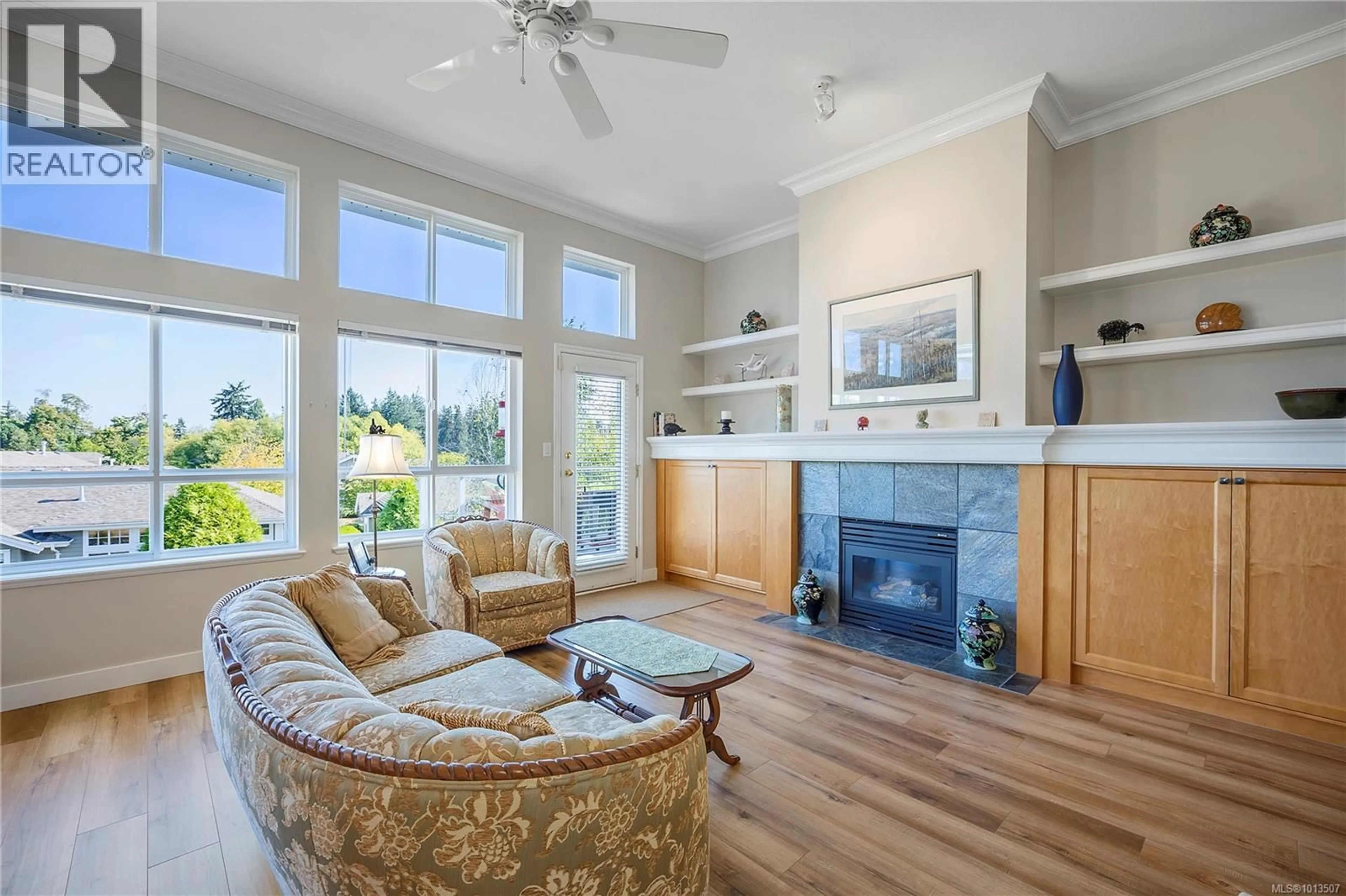 Living room with furniture, unknown for 1381 GABRIOLA DRIVE, Parksville British Columbia V9P2X8