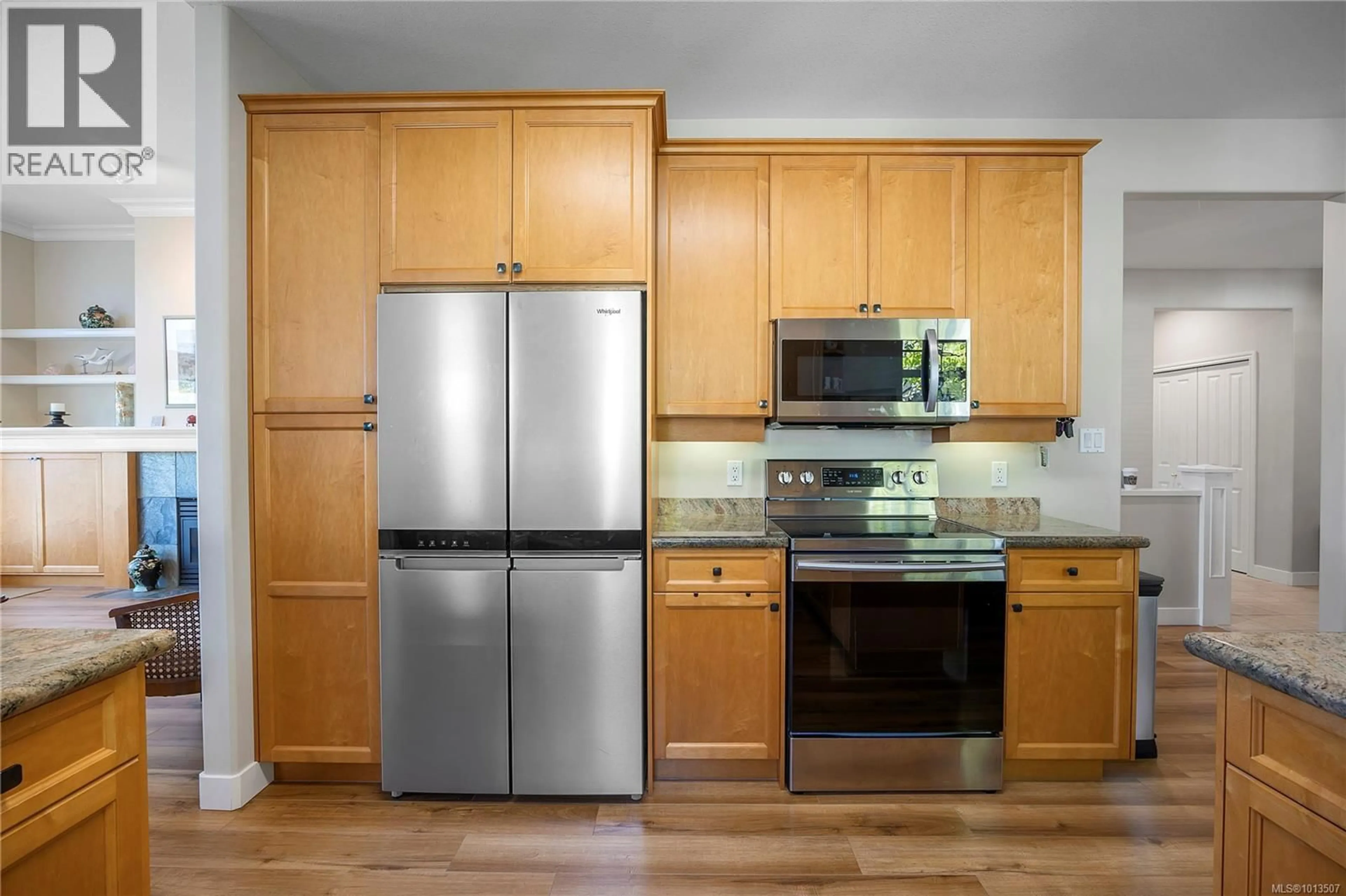 Standard kitchen, wood/laminate floor for 1381 GABRIOLA DRIVE, Parksville British Columbia V9P2X8