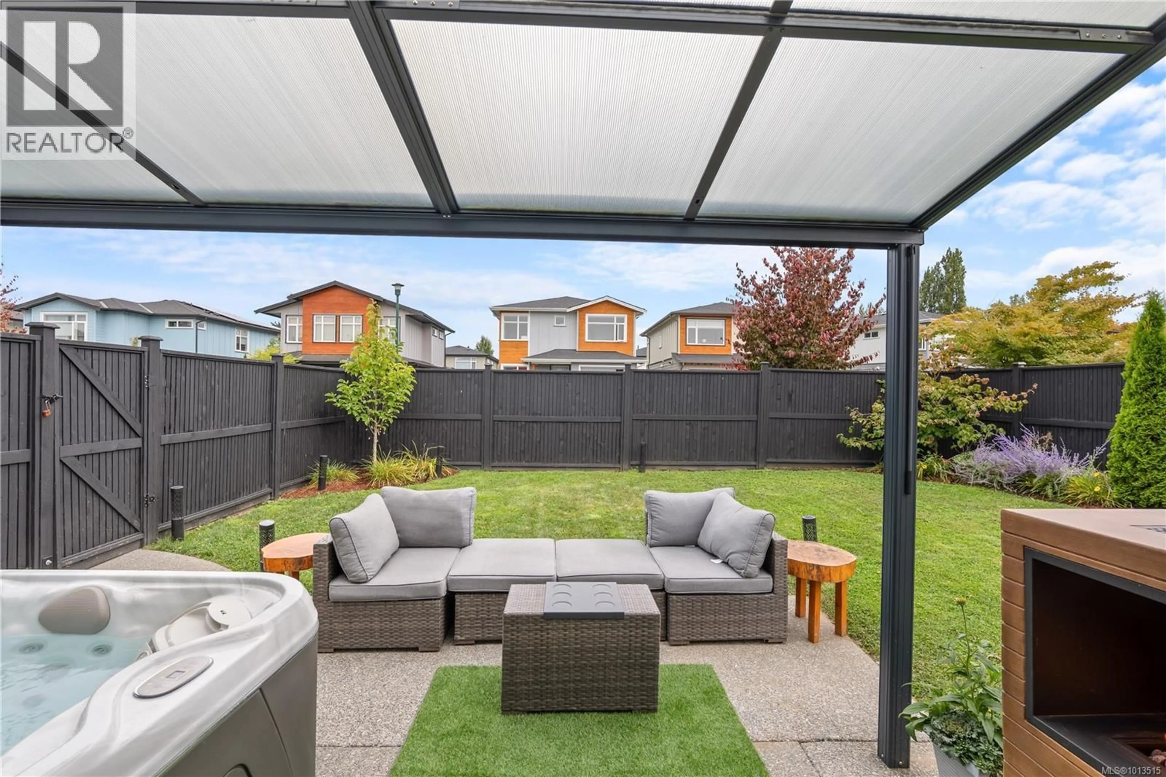 Patio, street for 2083 DEERBRUSH CRESCENT, North Saanich British Columbia V8L1P1