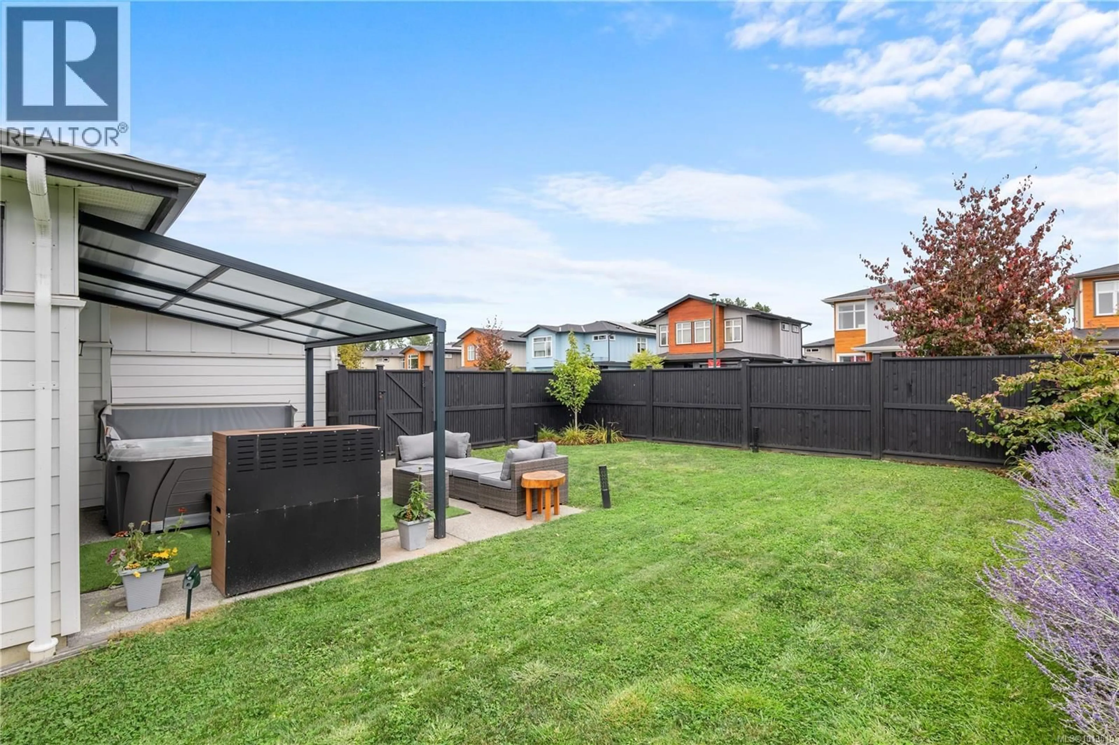Patio, street for 2083 DEERBRUSH CRESCENT, North Saanich British Columbia V8L1P1