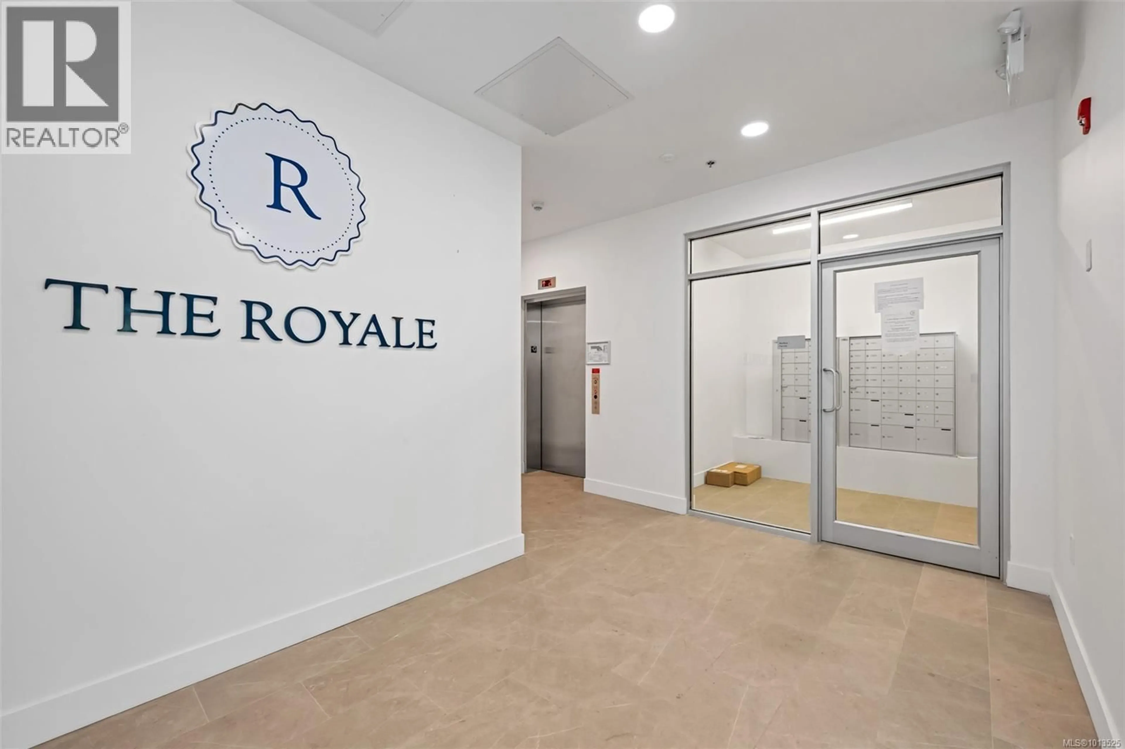 Indoor foyer for 507 - 258 HELMCKEN ROAD, View Royal British Columbia V9B7G9