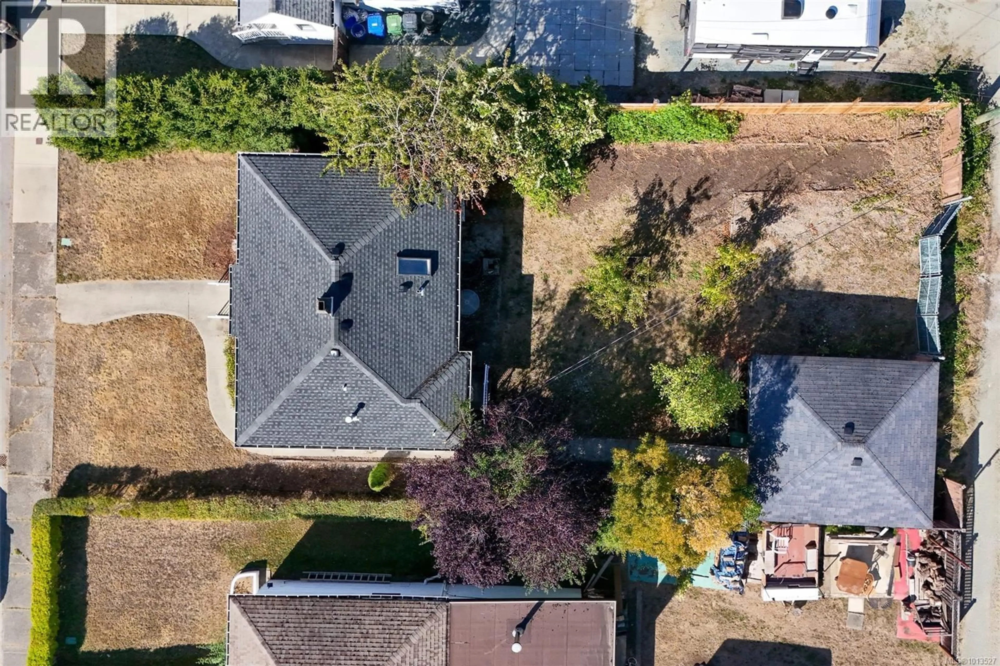 A pic from outside/outdoor area/front of a property/back of a property/a pic from drone, street for 3763 15TH AVENUE, Port Alberni British Columbia V9Y5C7