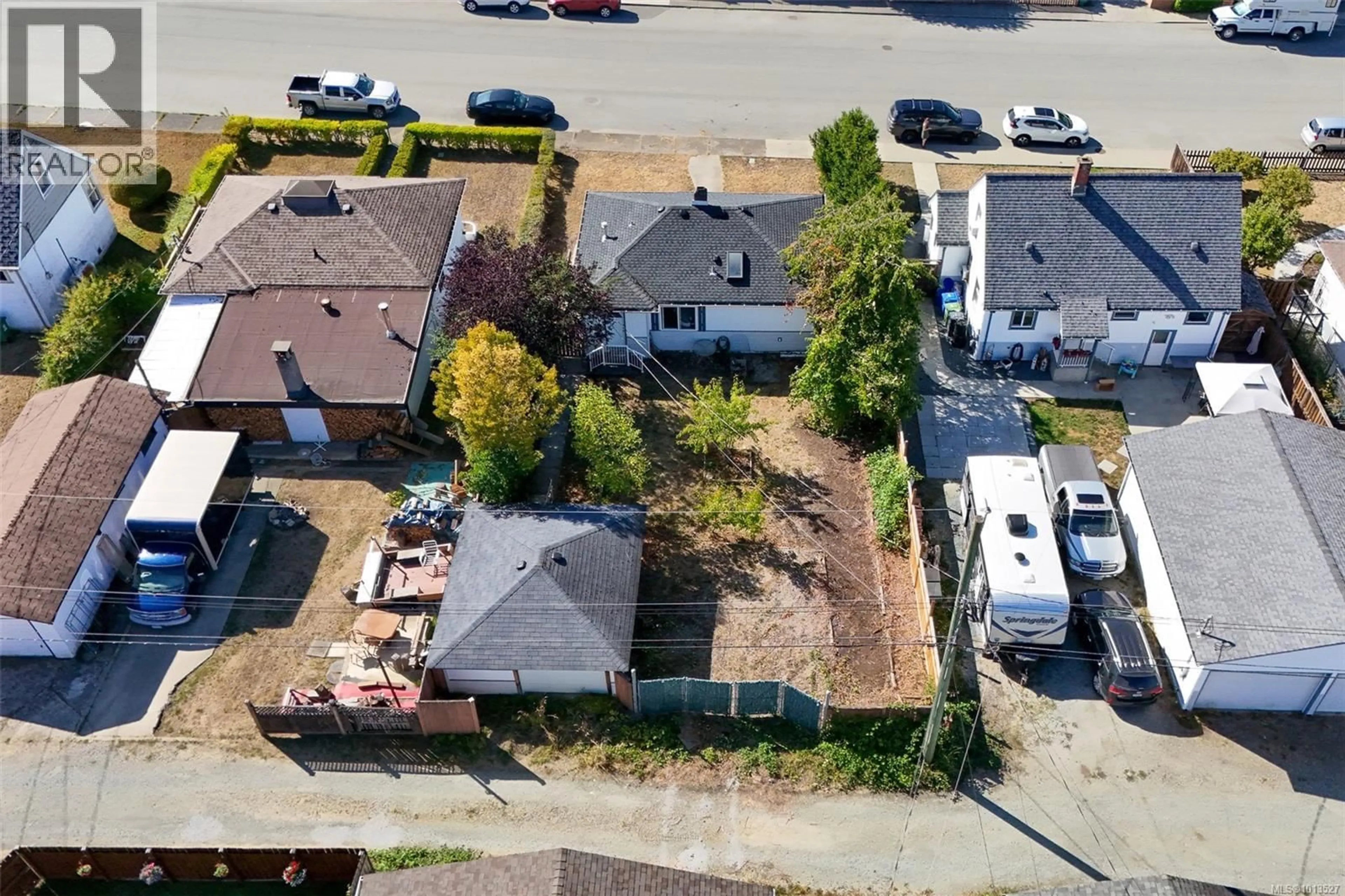 A pic from outside/outdoor area/front of a property/back of a property/a pic from drone, street for 3763 15TH AVENUE, Port Alberni British Columbia V9Y5C7