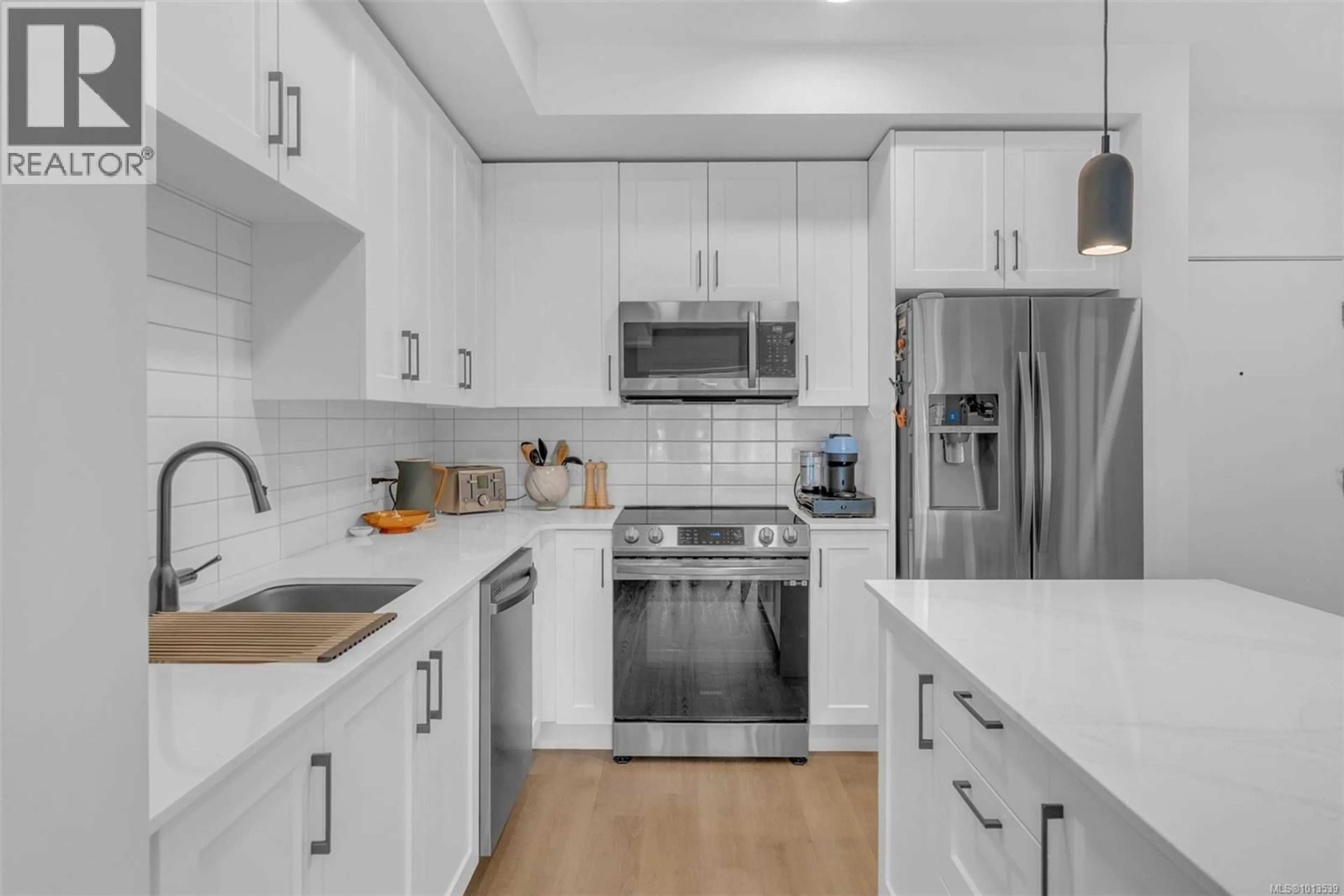 Open concept kitchen, unknown for 203 - 2465 GATEWAY ROAD, Langford British Columbia V9B6R1