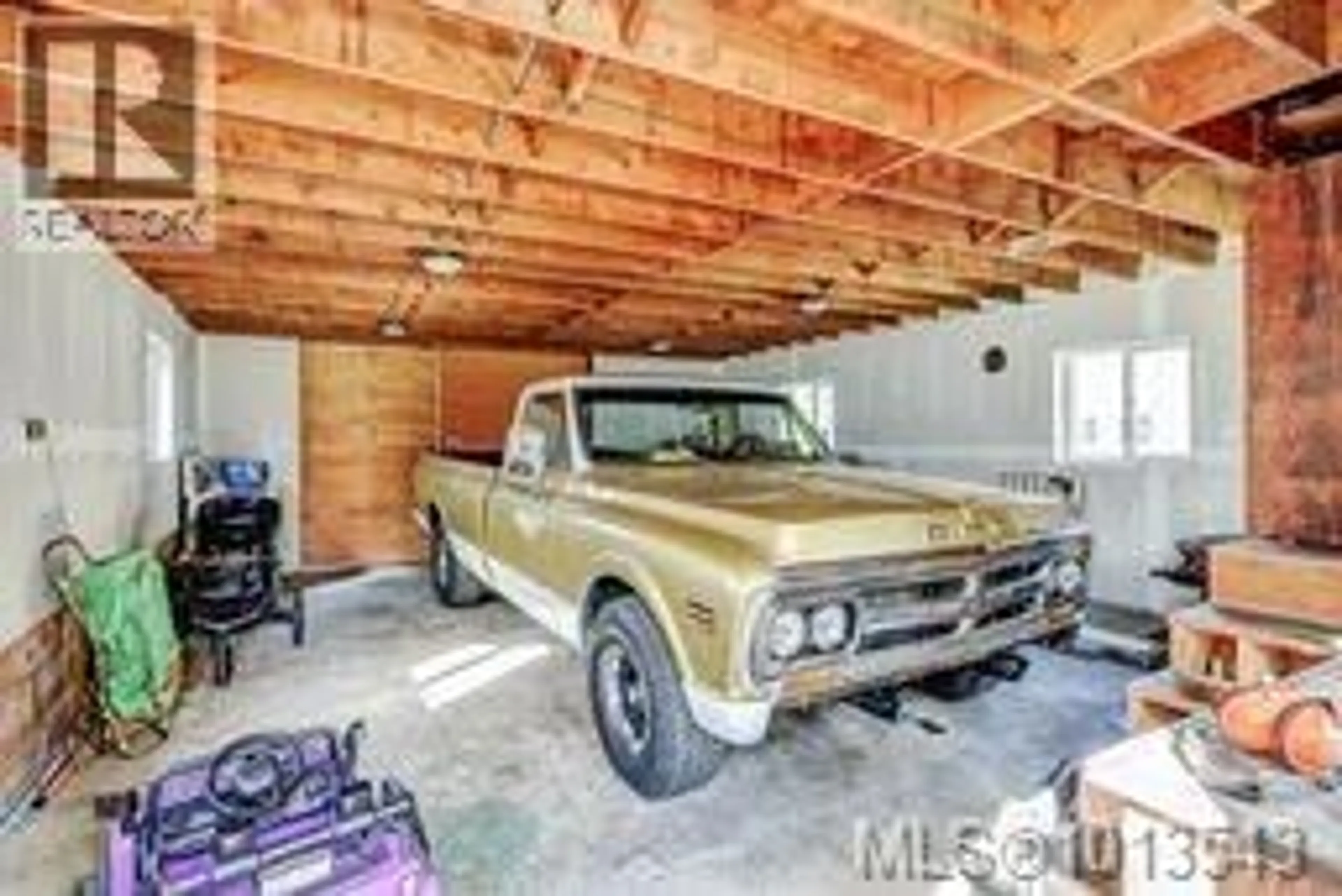 Indoor garage for 13403 CODE ROAD, Ladysmith British Columbia V9G1H7