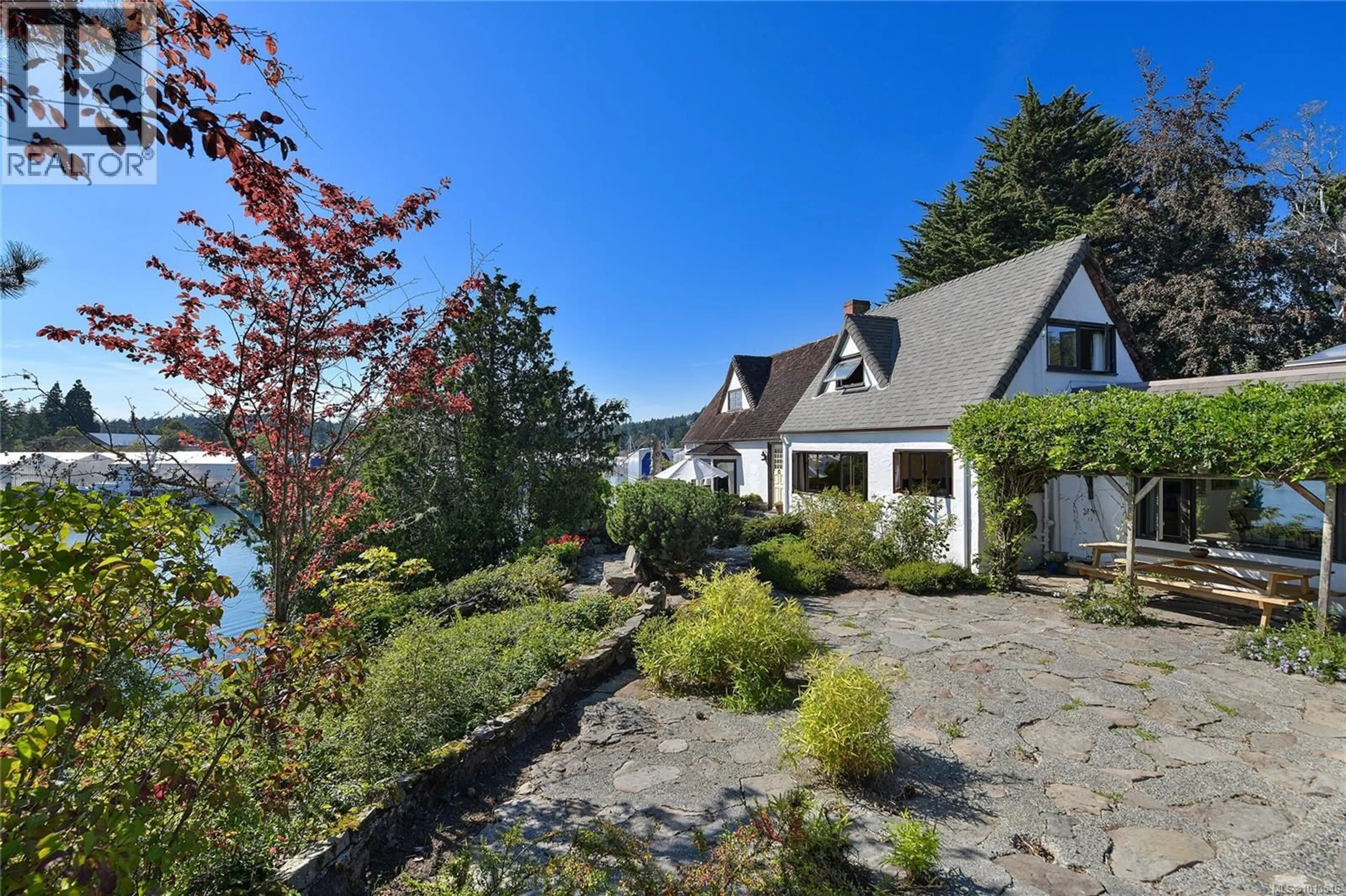 A pic from outside/outdoor area/front of a property/back of a property/a pic from drone, water/lake/river/ocean view for 2173 TRYON ROAD, North Saanich British Columbia V8L5H6