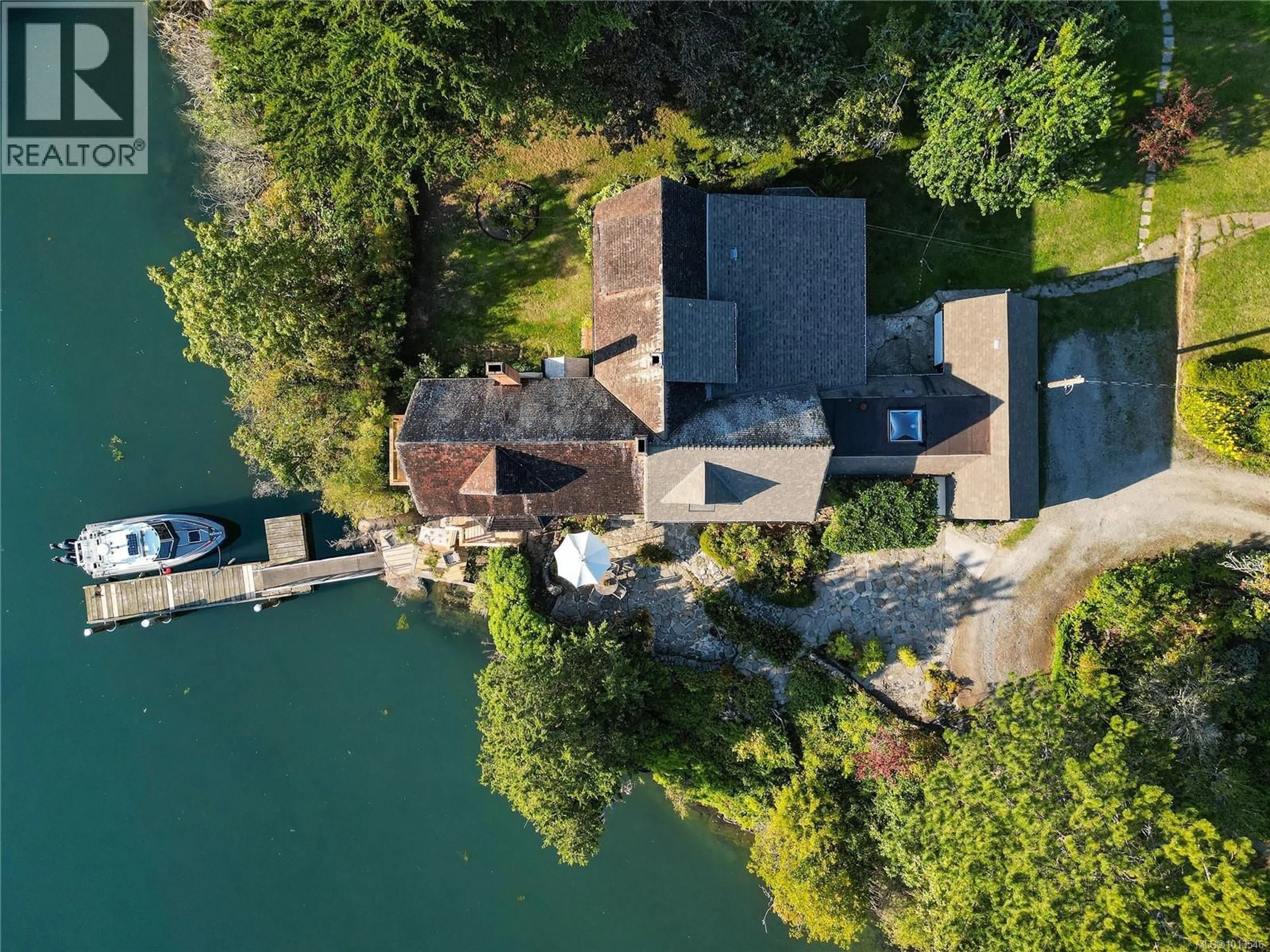 A pic from outside/outdoor area/front of a property/back of a property/a pic from drone, water/lake/river/ocean view for 2173 TRYON ROAD, North Saanich British Columbia V8L5H6