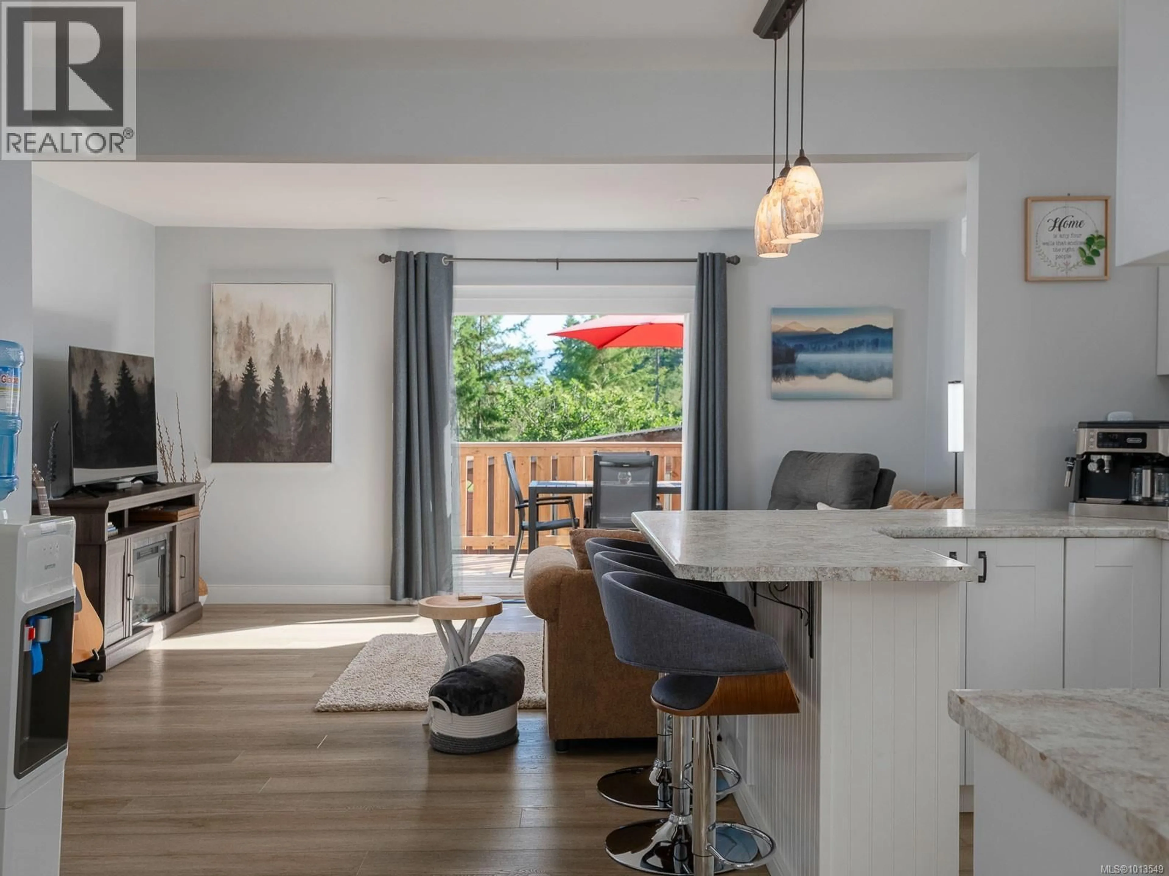 Open concept kitchen, wood/laminate floor for 1777 EGLINGTON AVENUE, Nanaimo British Columbia V9X1T8