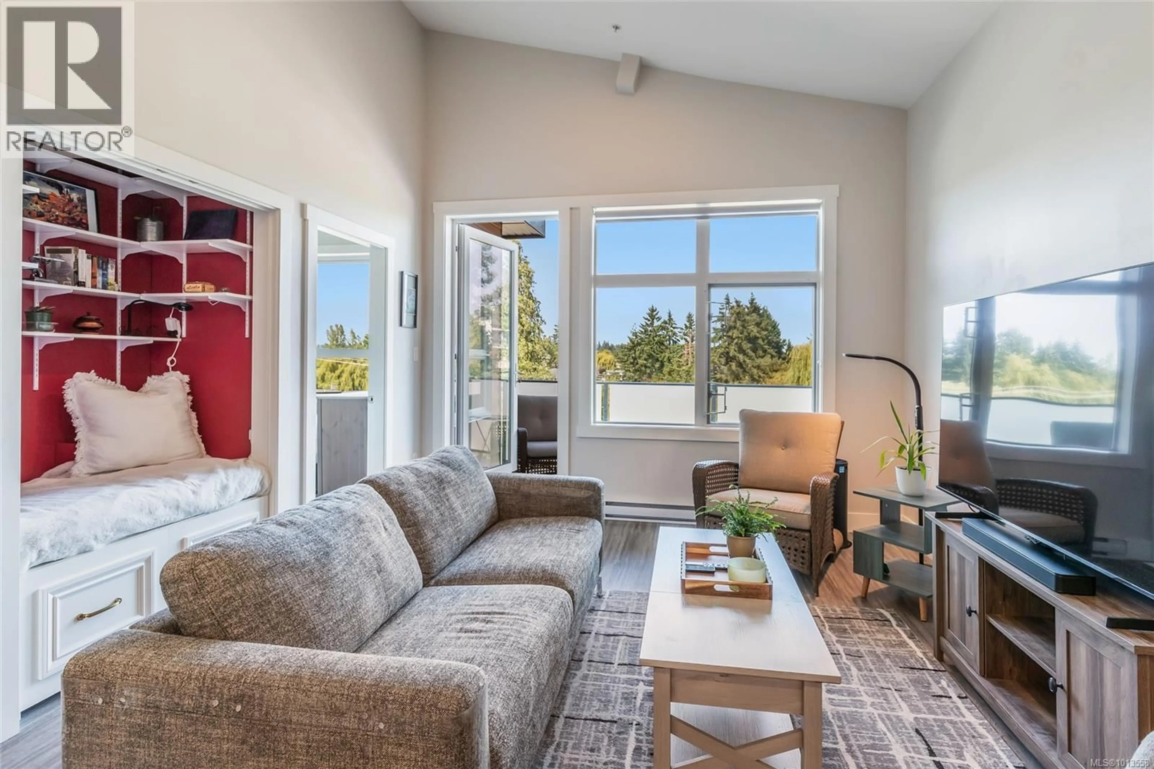 Living room with furniture, unknown for 308 - 525 THIRD STREET, Nanaimo British Columbia V9R1W7