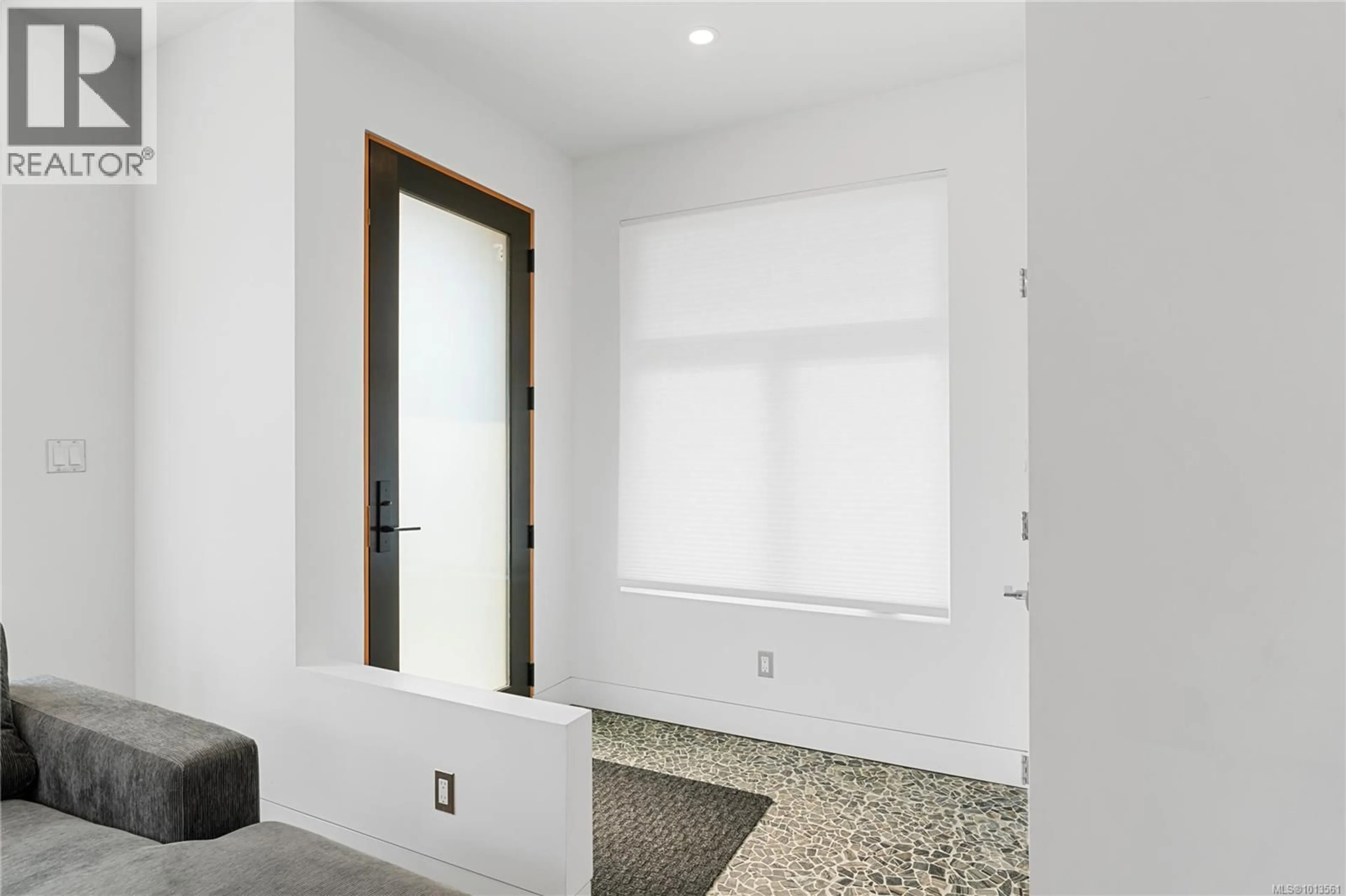 Indoor entryway for 3341 SKINNER ROAD, Duncan British Columbia V9L4V4