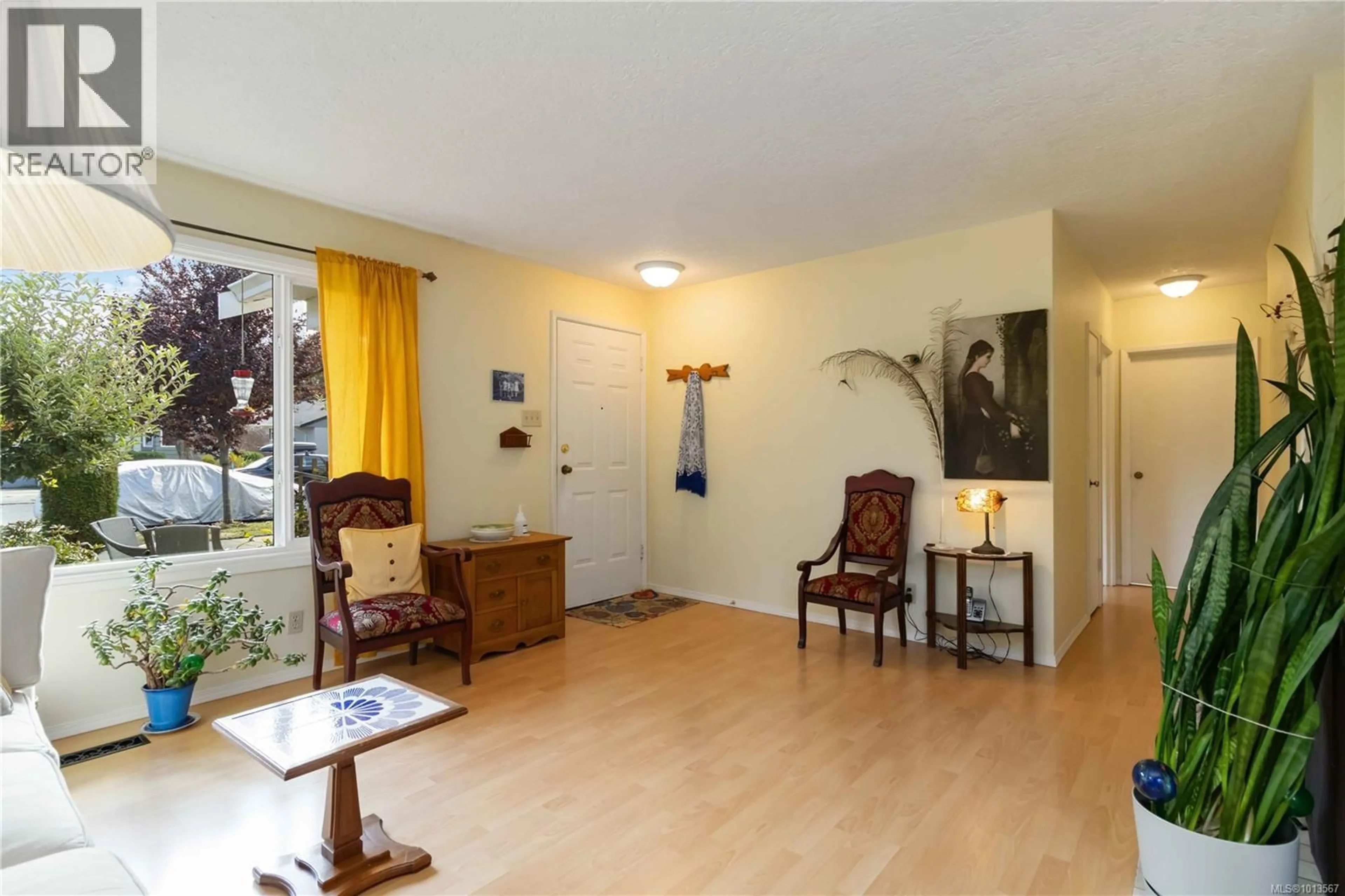 Unknown for 1204 HAULTAIN STREET, Victoria British Columbia V8T1V7