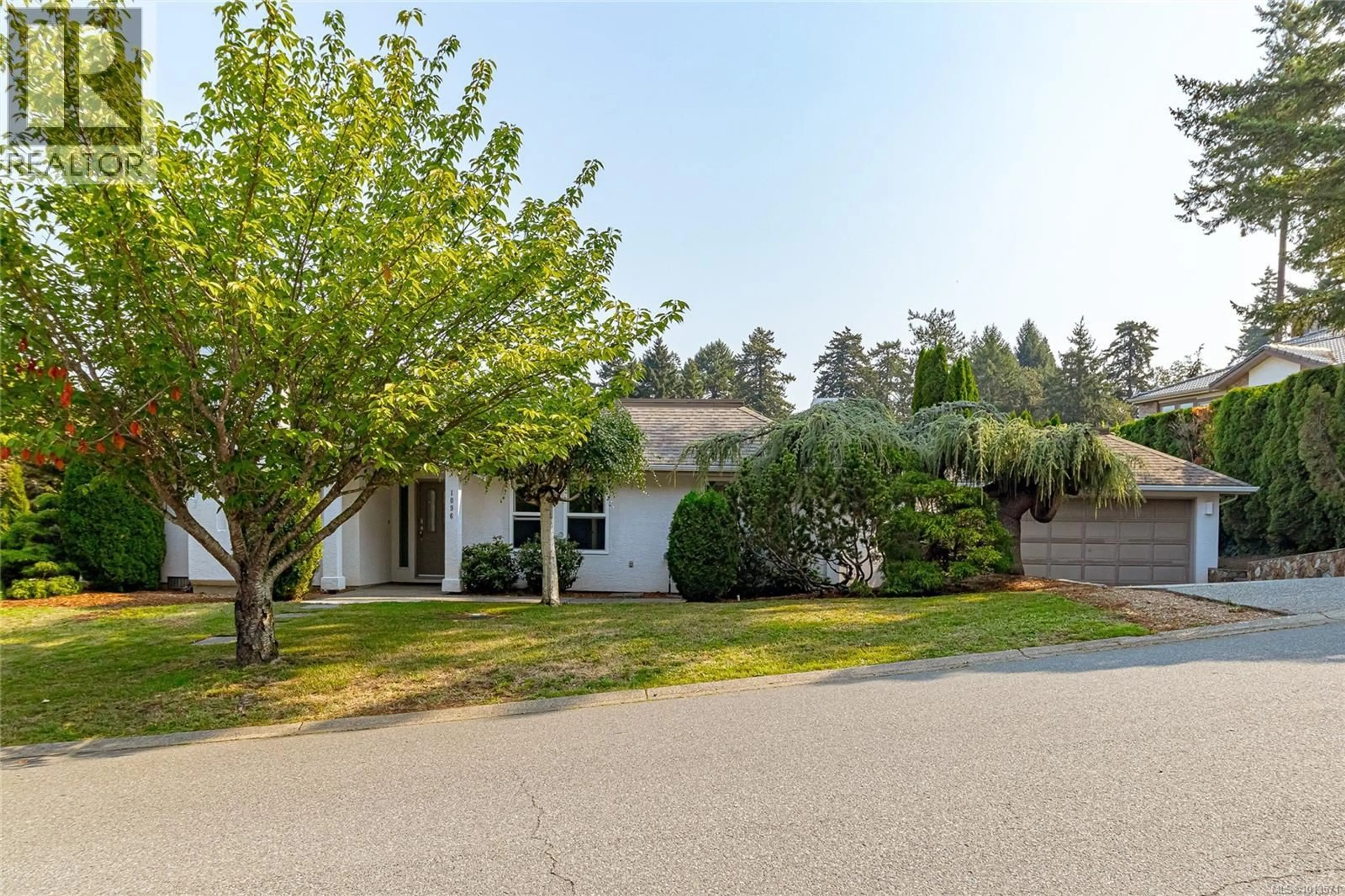 Unknown for 1096 VALEWOOD TRAIL, Saanich British Columbia V8X5E3