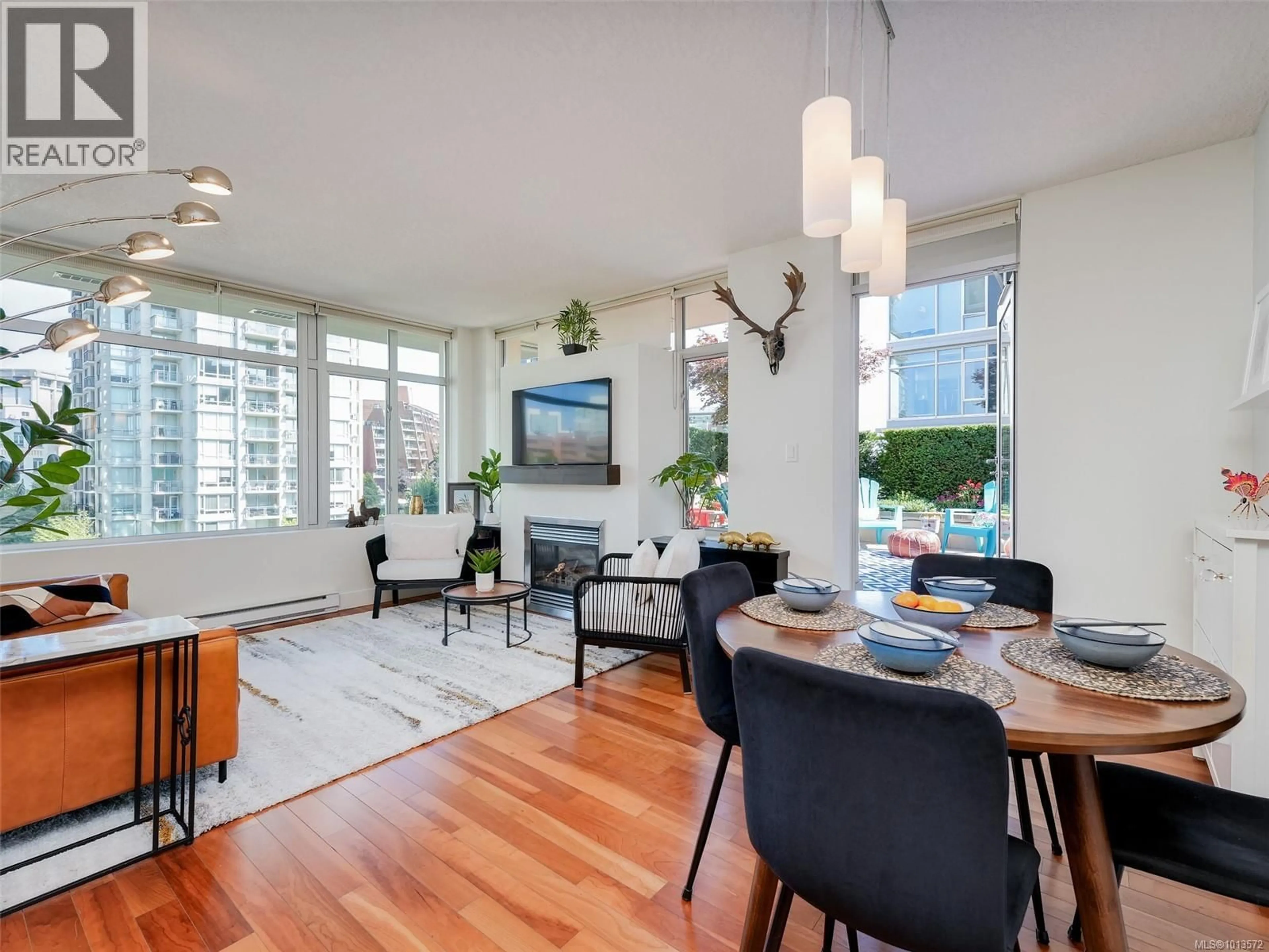 Living room with furniture, unknown for N608 - 737 HUMBOLDT STREET, Victoria British Columbia V8W1B1