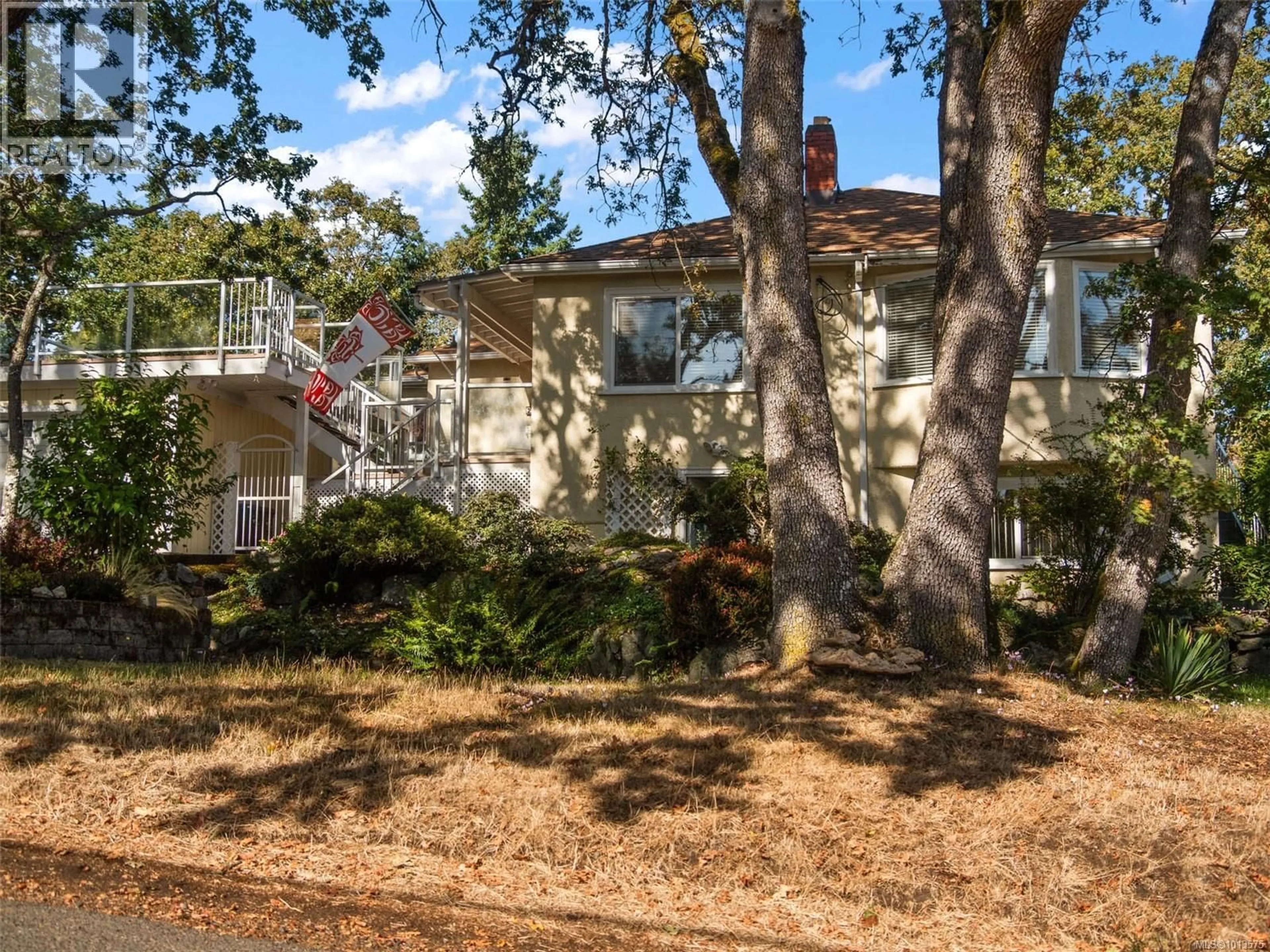 Unknown for 2702 ROSEBERRY AVENUE, Victoria British Columbia V8R3T9