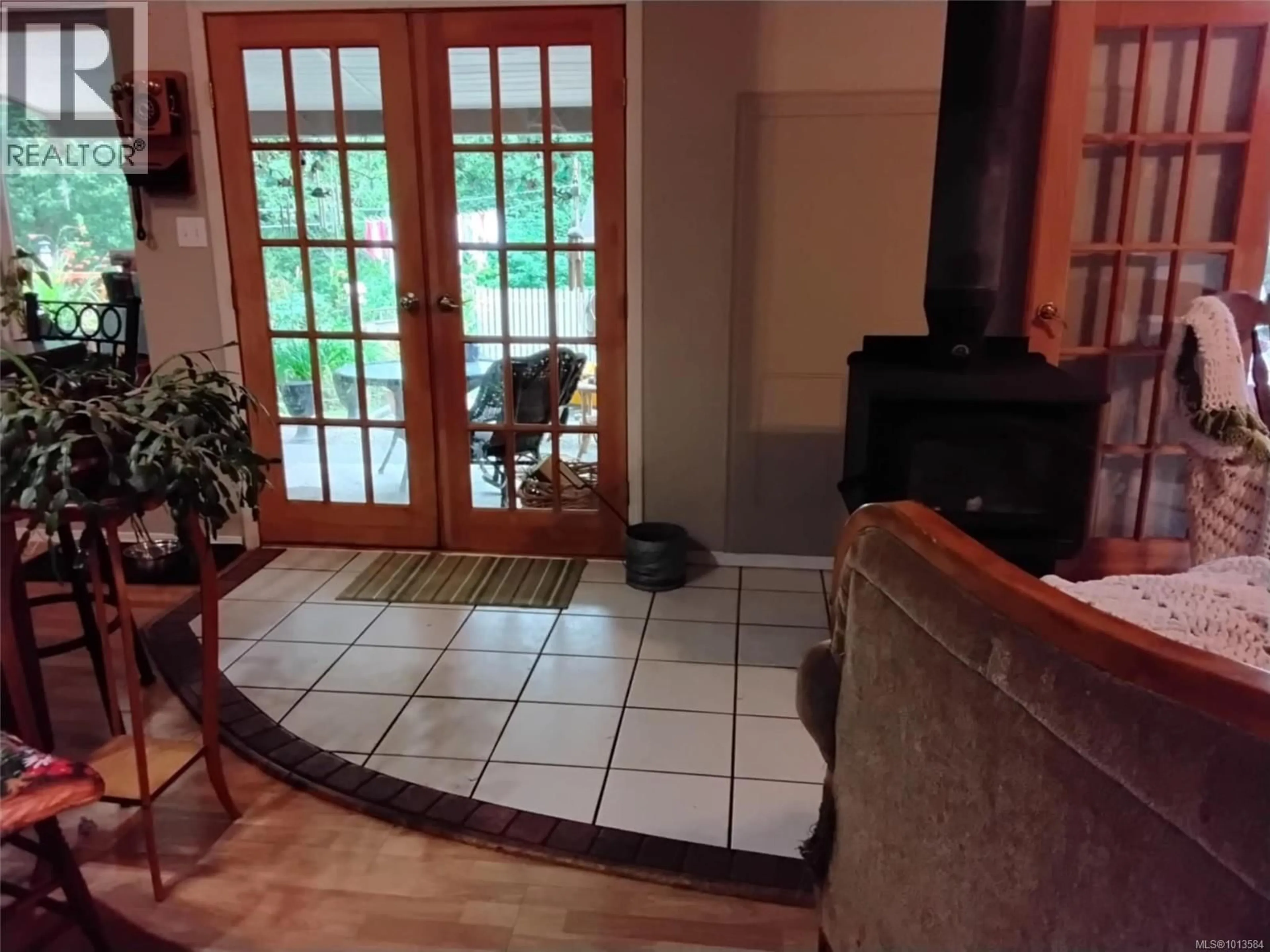 Indoor entryway for A - 280 BINNACLE ROAD, Bamfield British Columbia V0R1B0