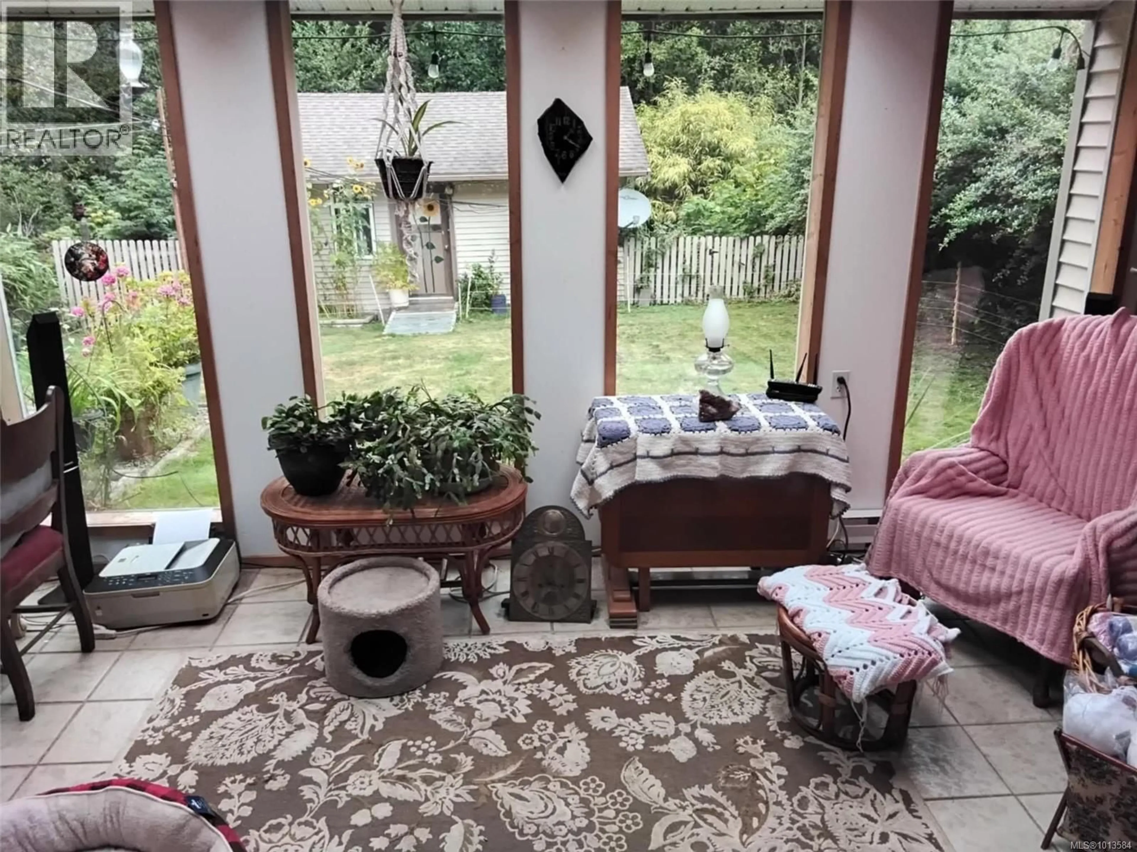 Patio, street for A - 280 BINNACLE ROAD, Bamfield British Columbia V0R1B0