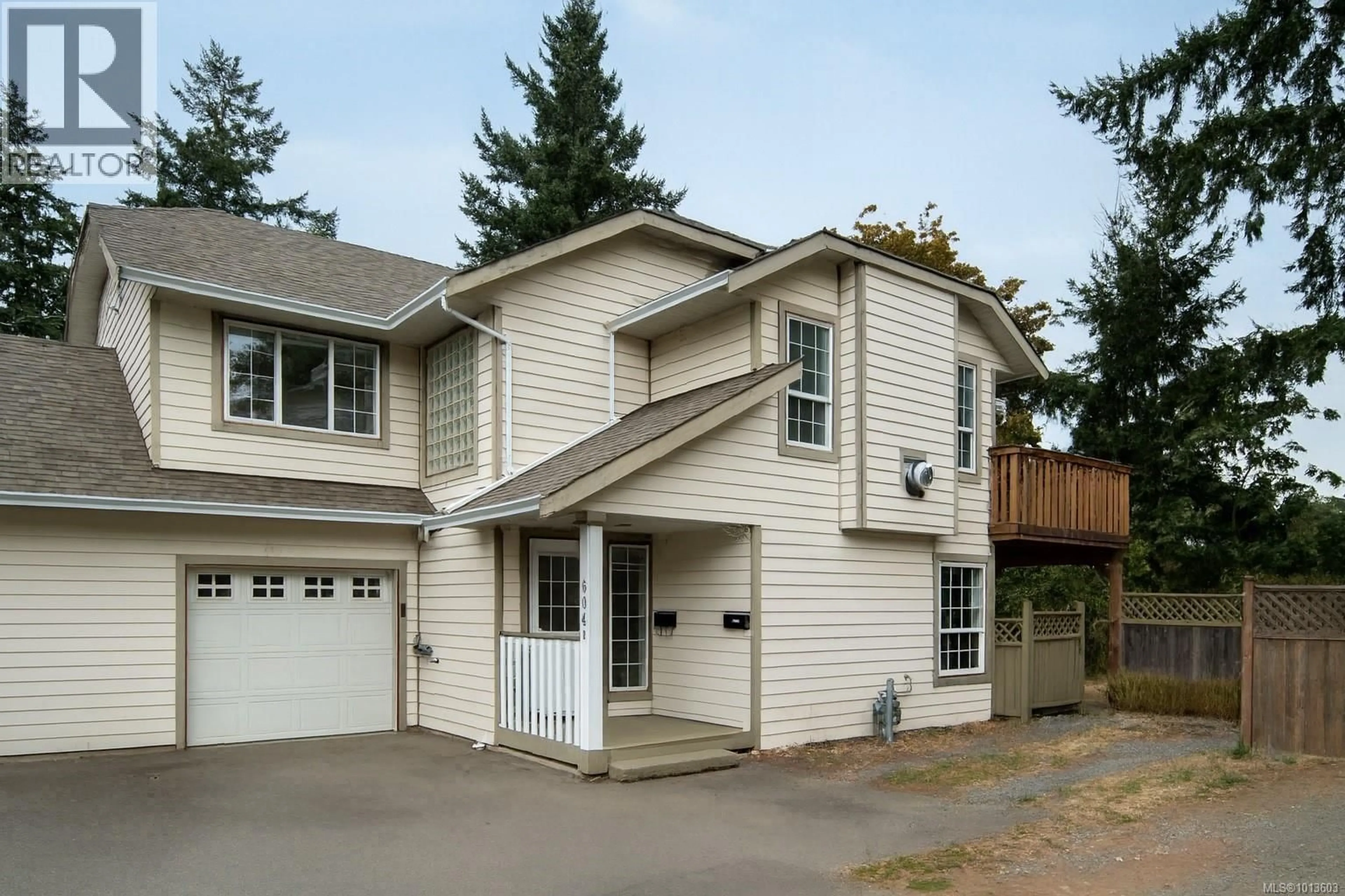 Home with vinyl exterior material, street for B - 604 KILDEW ROAD, Colwood British Columbia V9B1V5