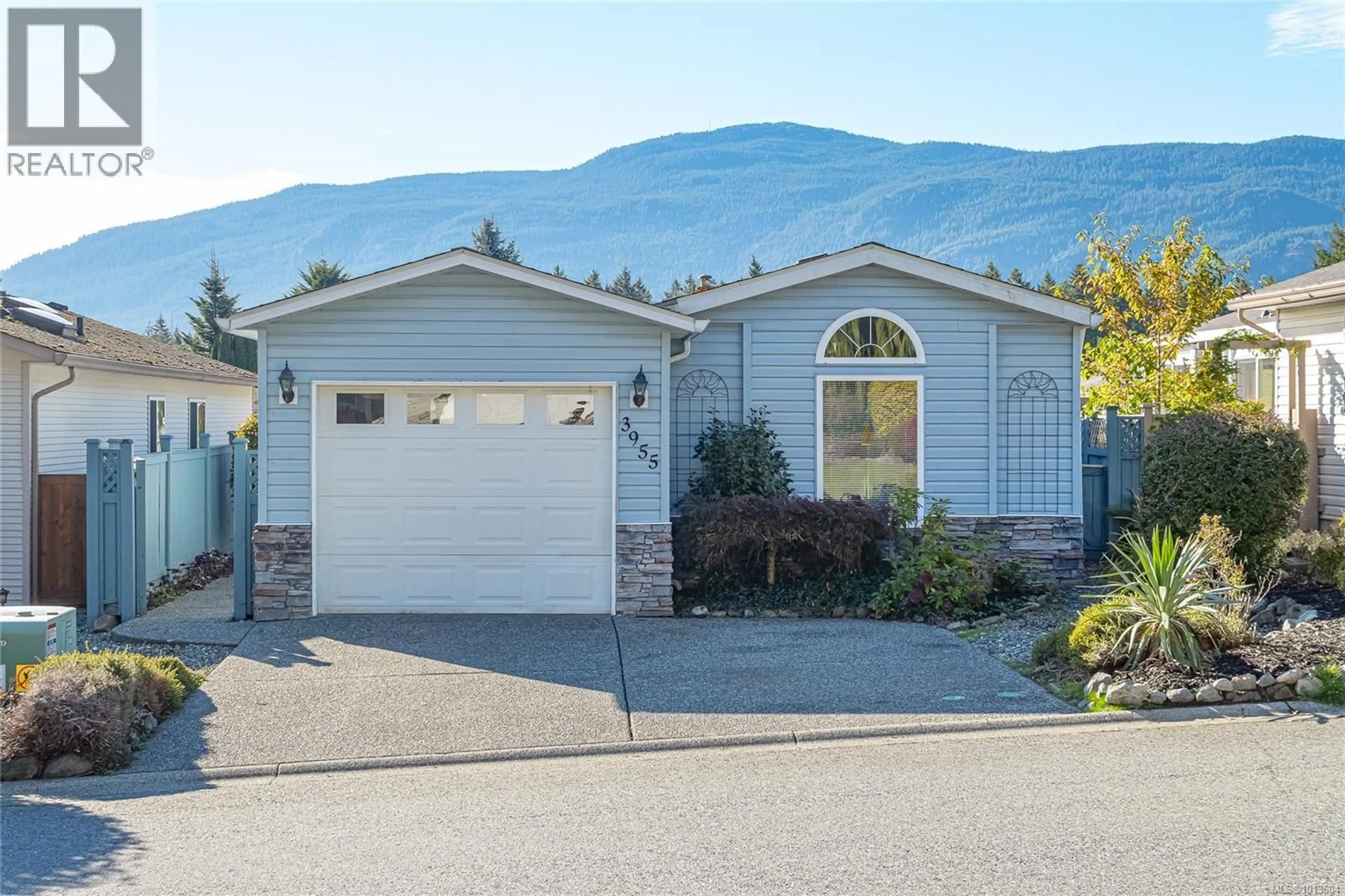Home with vinyl exterior material, mountain view for 3955 VALEWOOD DRIVE, Nanaimo British Columbia V9T6B9