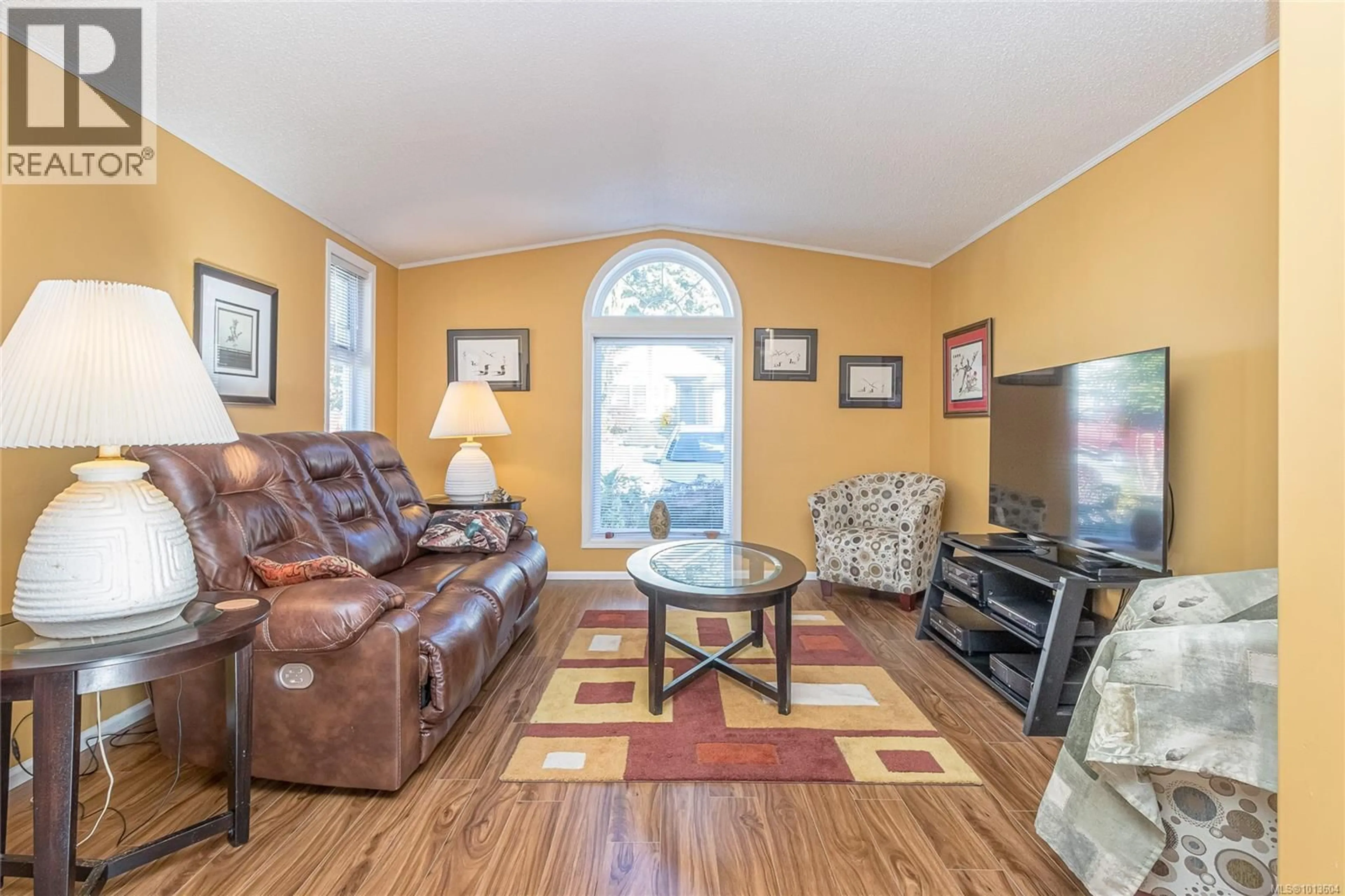 Living room with furniture, unknown for 3955 VALEWOOD DRIVE, Nanaimo British Columbia V9T6B9