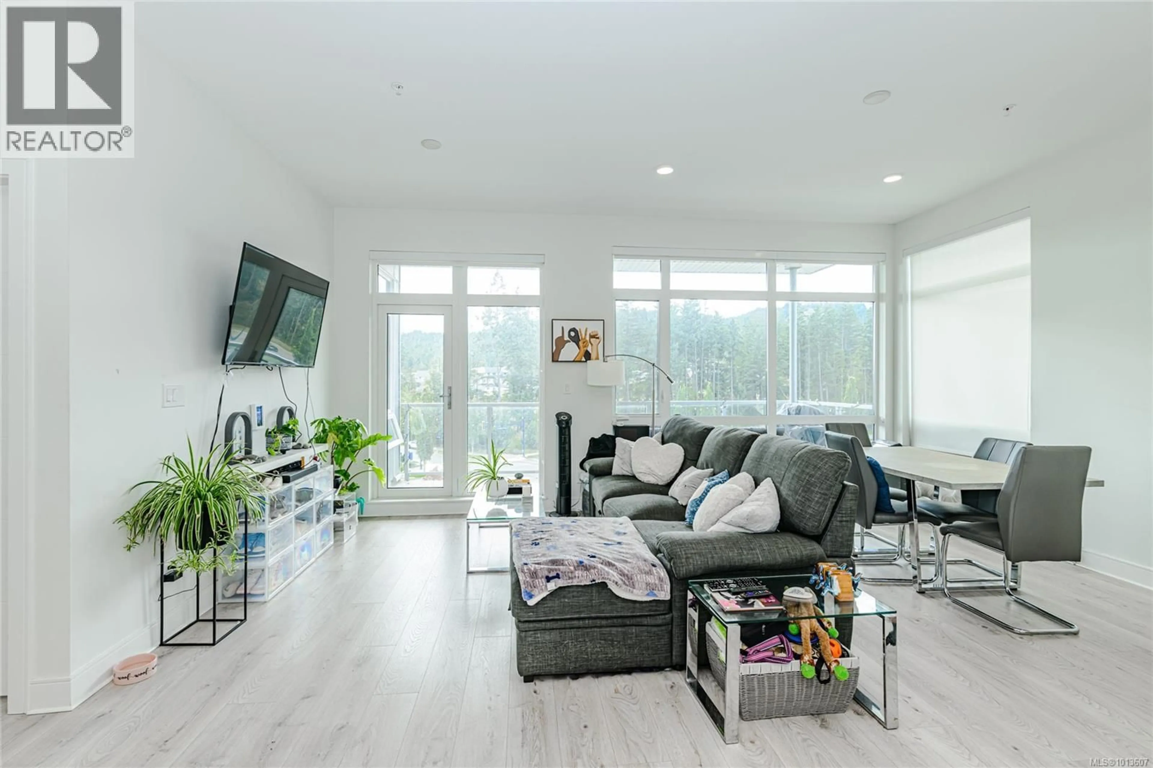 Living room with furniture, unknown for 609 - 1311 LAKEPOINT WAY, Langford British Columbia V9B0S7