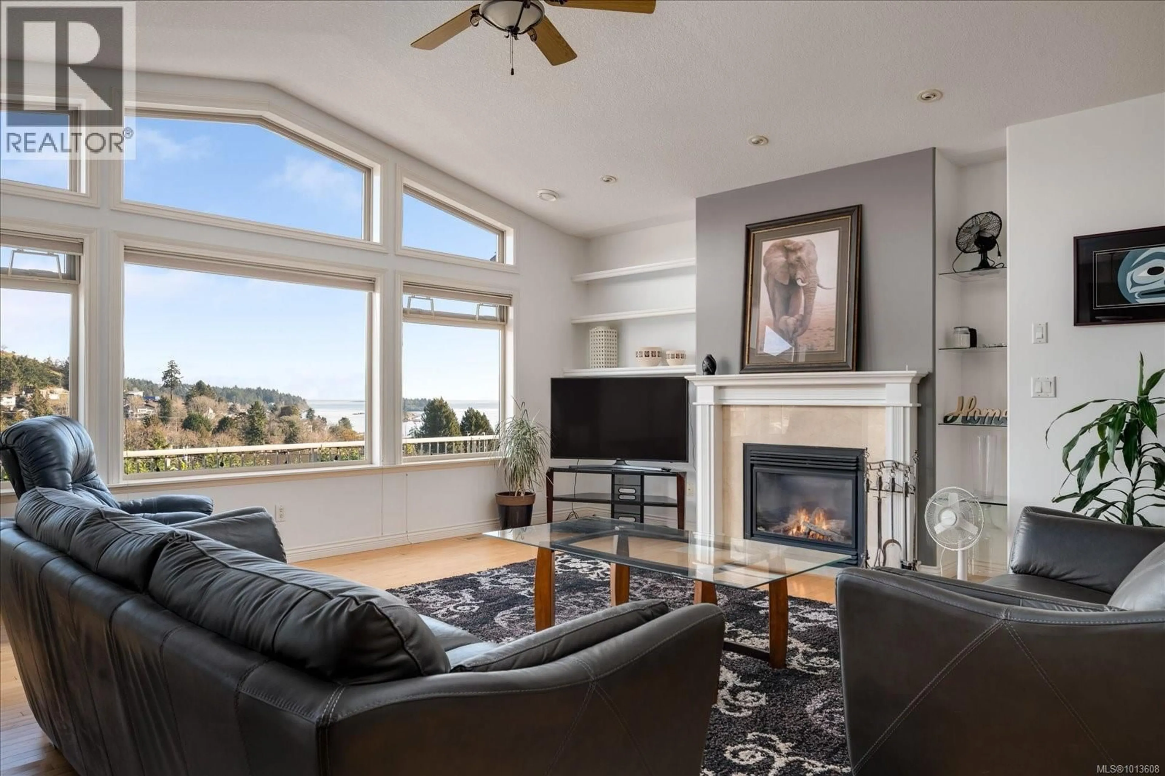 Living room with furniture, unknown for 2830 HALIDAY CRESCENT, Nanaimo British Columbia V9S3M9
