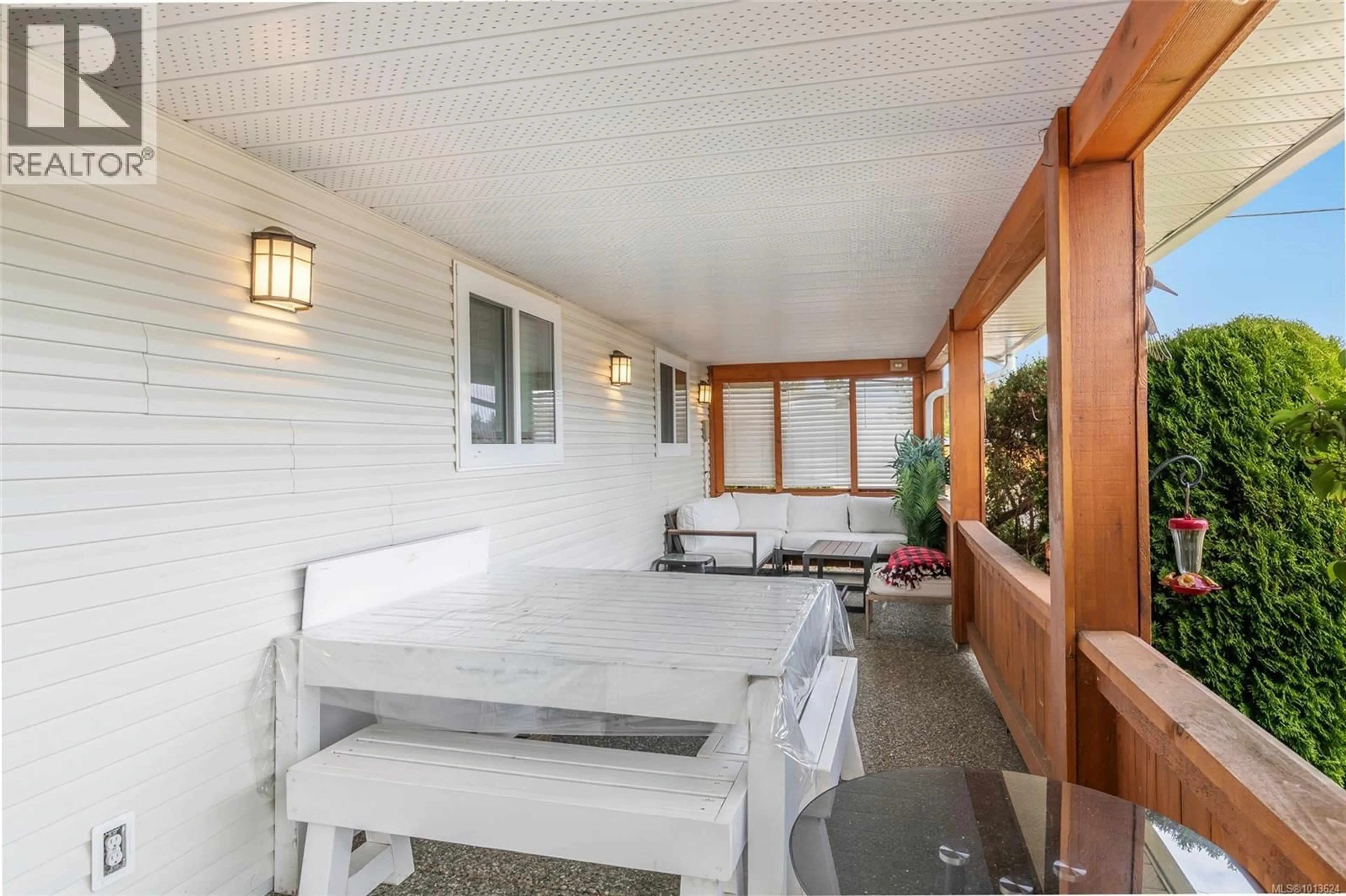 Patio, unknown for 697 WOODBURN STREET, Parksville British Columbia V9P2M1