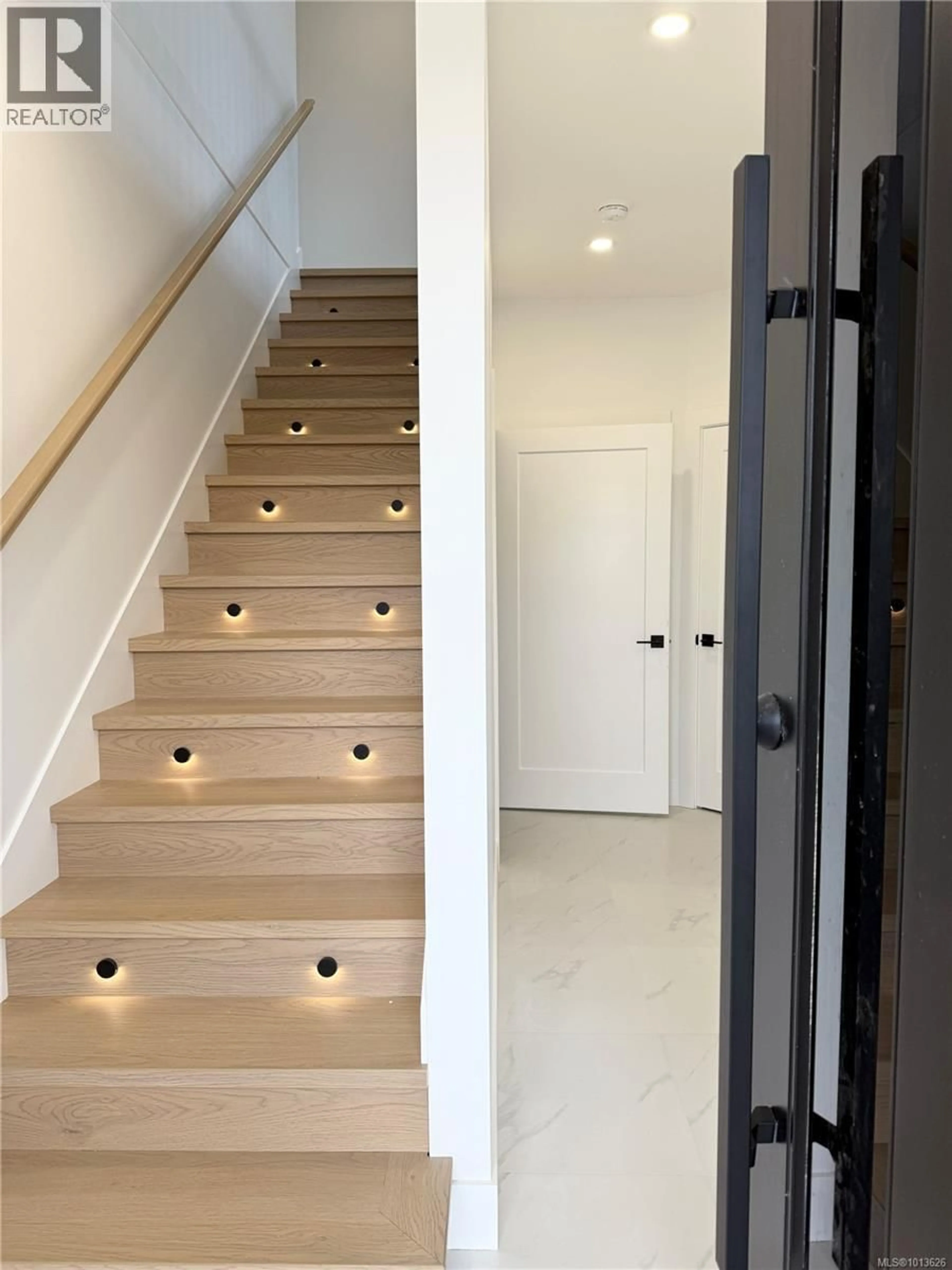 Stairs for 6290 OLD MILL ROAD, Duncan British Columbia V9L0G7