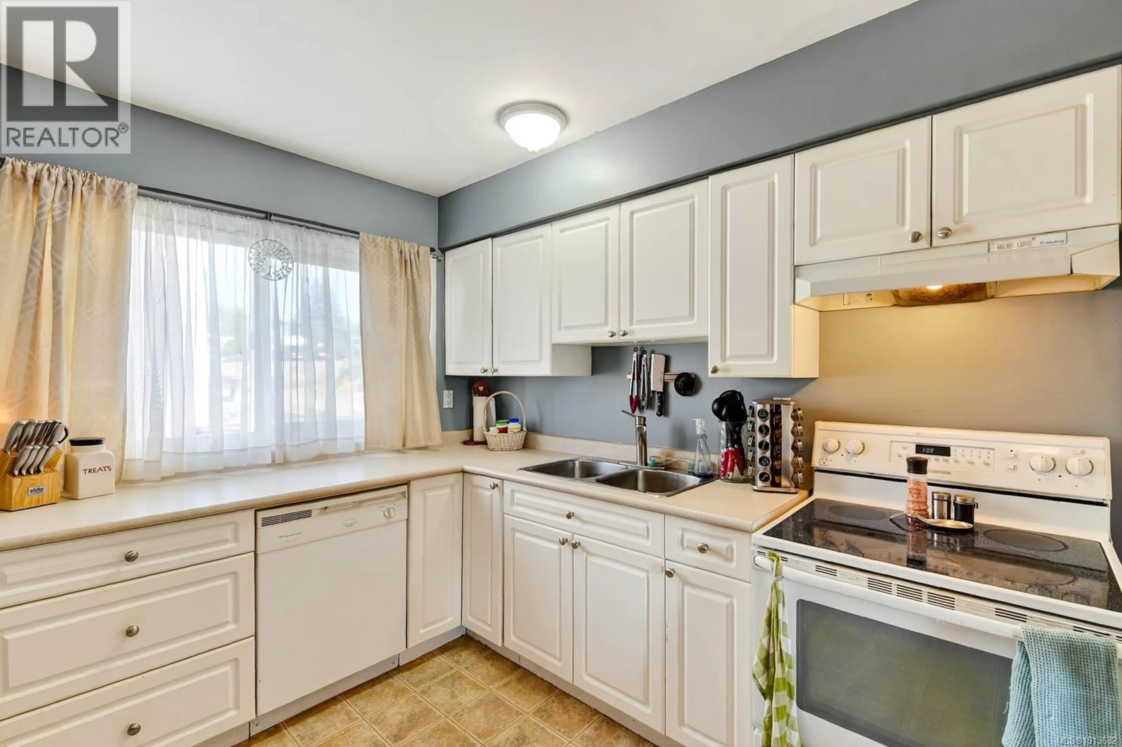 Standard kitchen, unknown for 60 - 4110 KENDALL AVENUE, Port Alberni British Columbia V9Y2V5