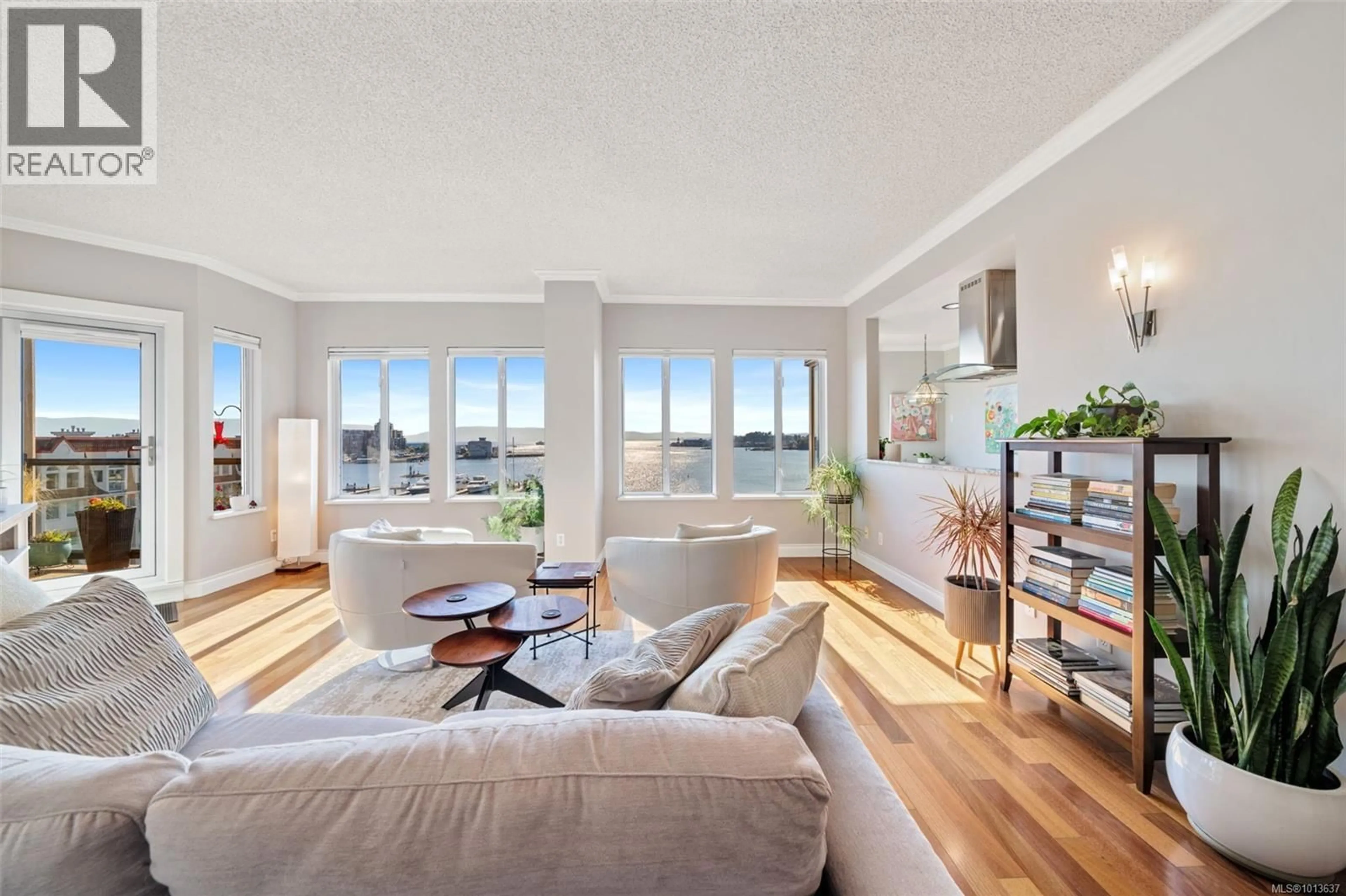 Living room with furniture, unknown for 528 - 203 KIMTA ROAD, Victoria British Columbia V9A6T5