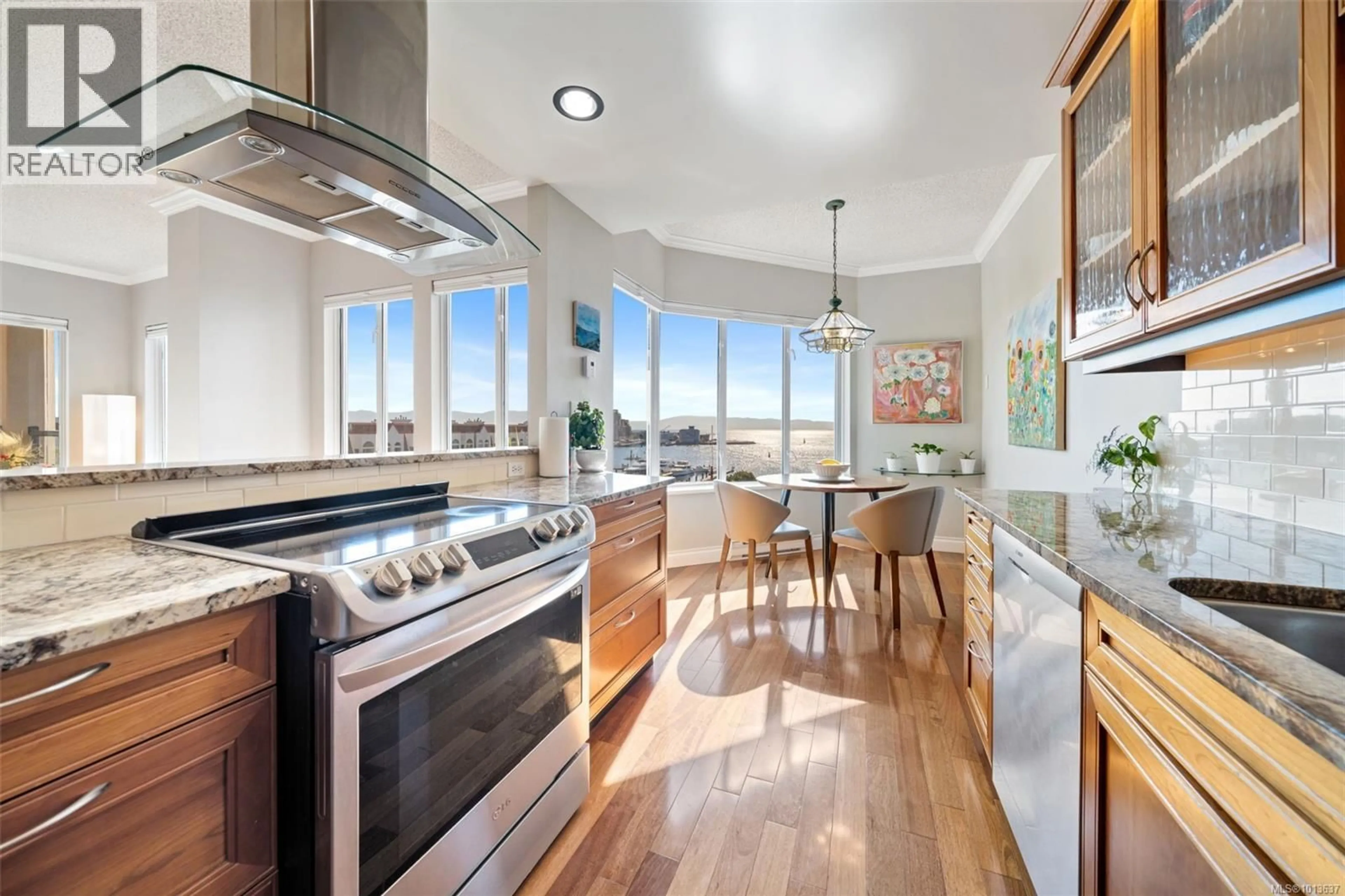 Contemporary kitchen, unknown for 528 - 203 KIMTA ROAD, Victoria British Columbia V9A6T5