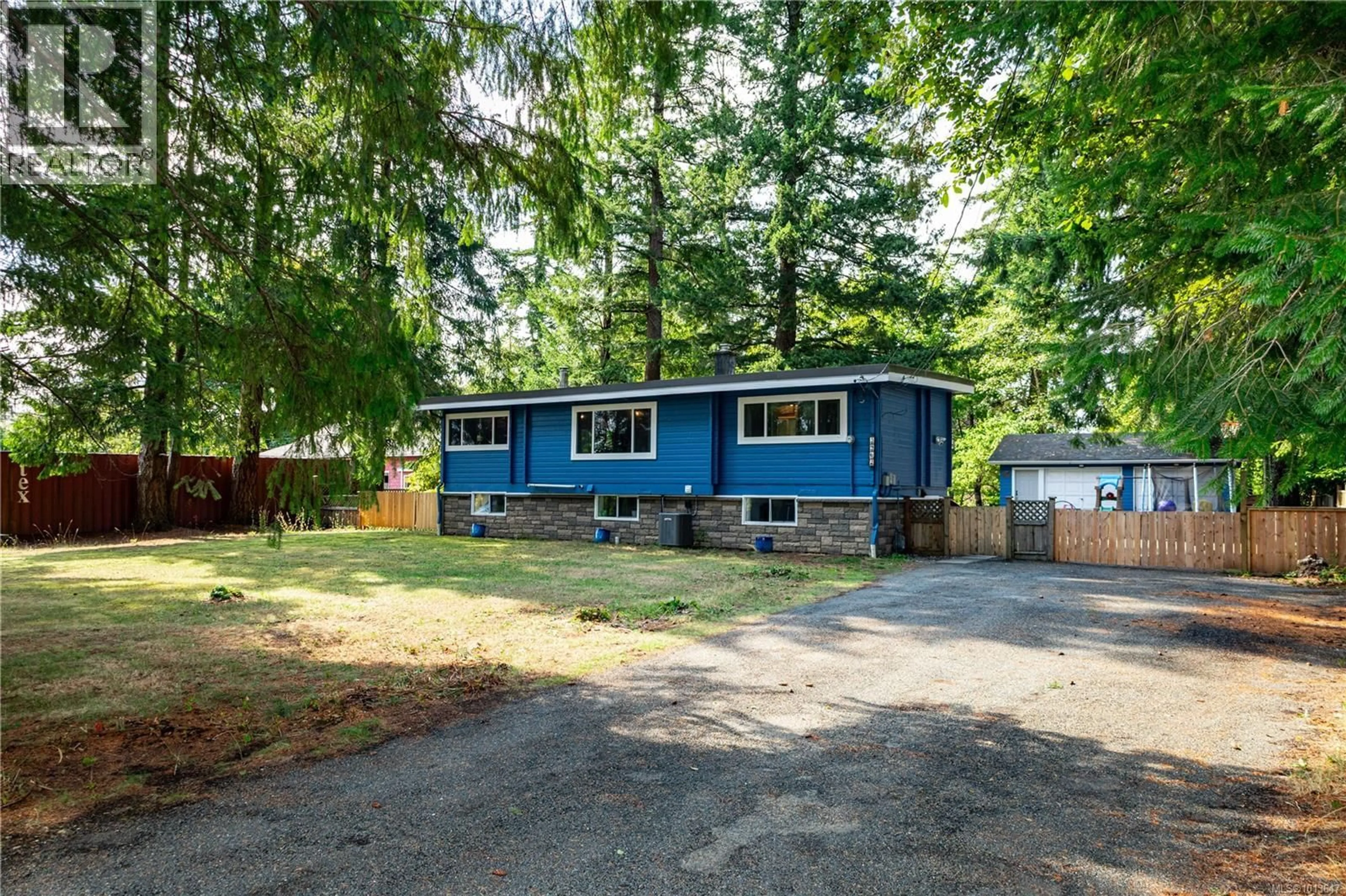 Home with vinyl exterior material, street for 3962 BARCLAY ROAD, Campbell River British Columbia V9W4Y4
