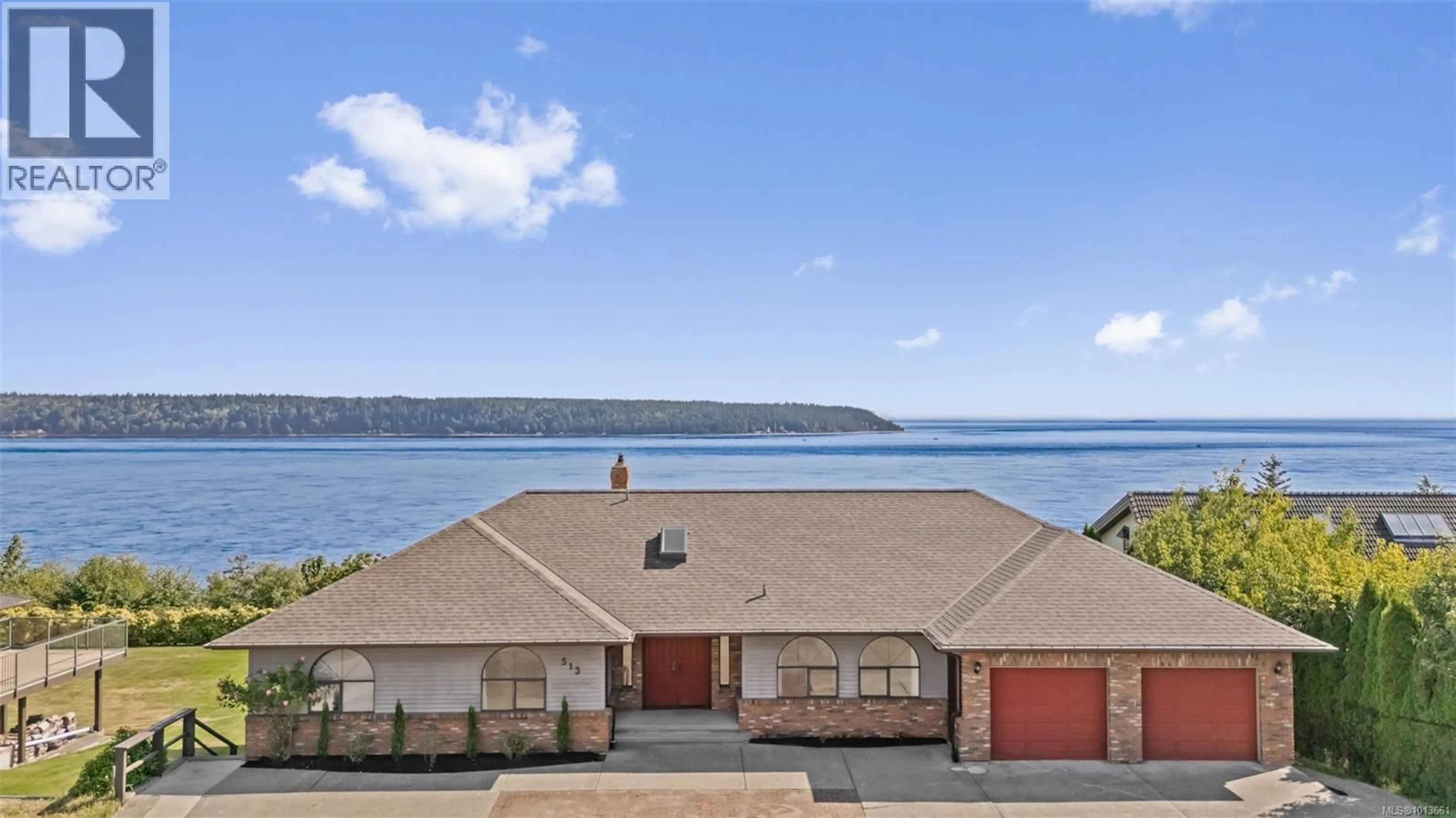 A pic from outside/outdoor area/front of a property/back of a property/a pic from drone, water/lake/river/ocean view for 513 ASH STREET, Campbell River British Columbia V9W5L8
