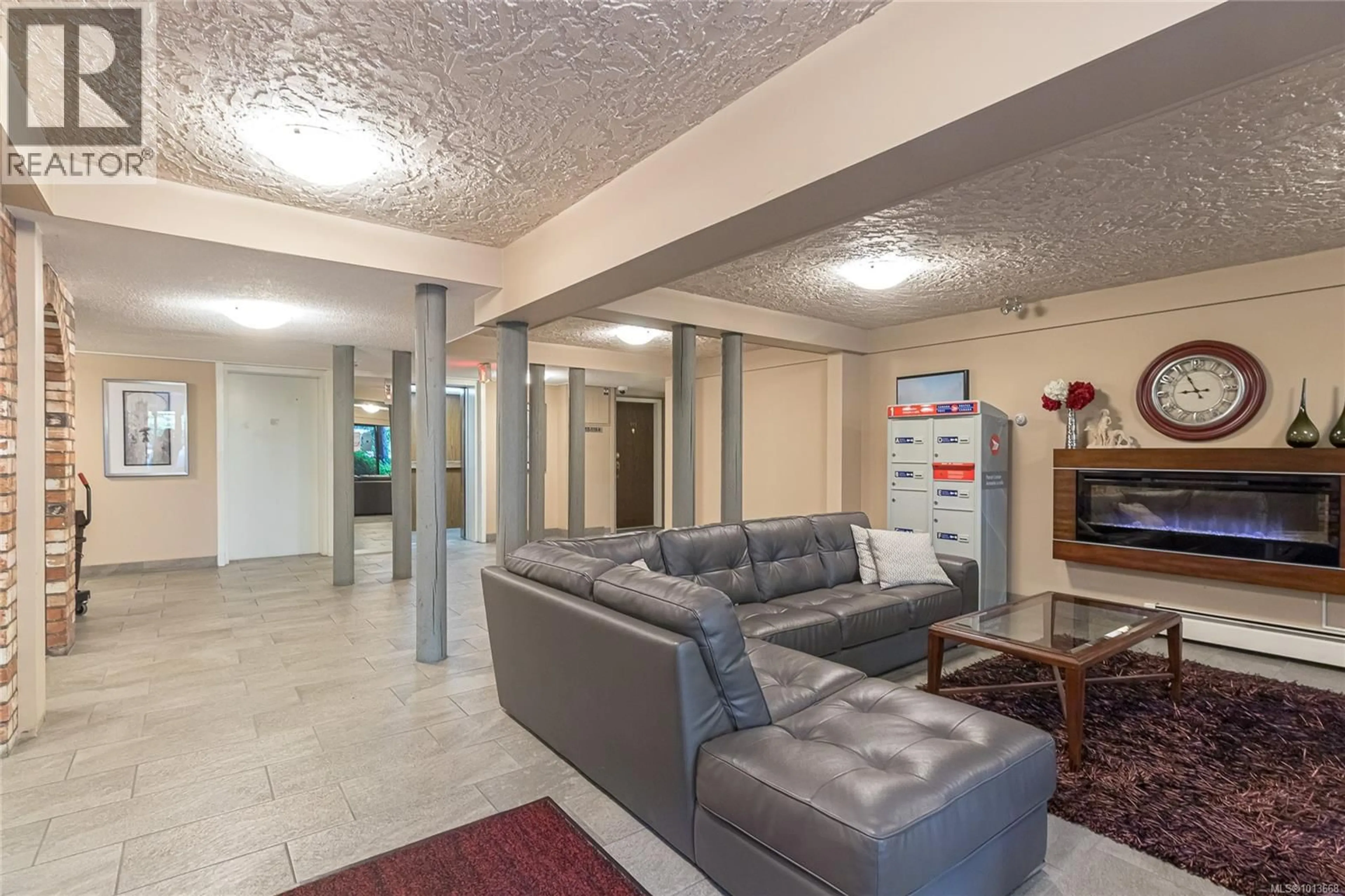 Lobby for 407 - 1009 MCKENZIE AVENUE, Saanich British Columbia V8X4B1